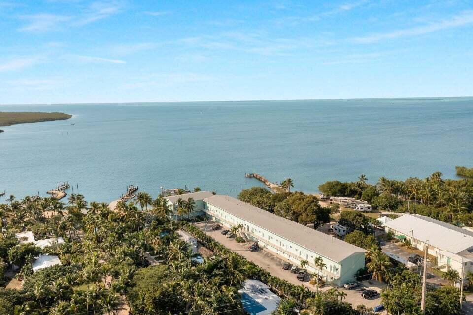 92550 Overseas Highway 207
