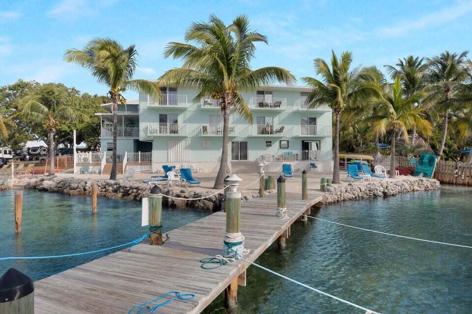 92550 Overseas Highway 207