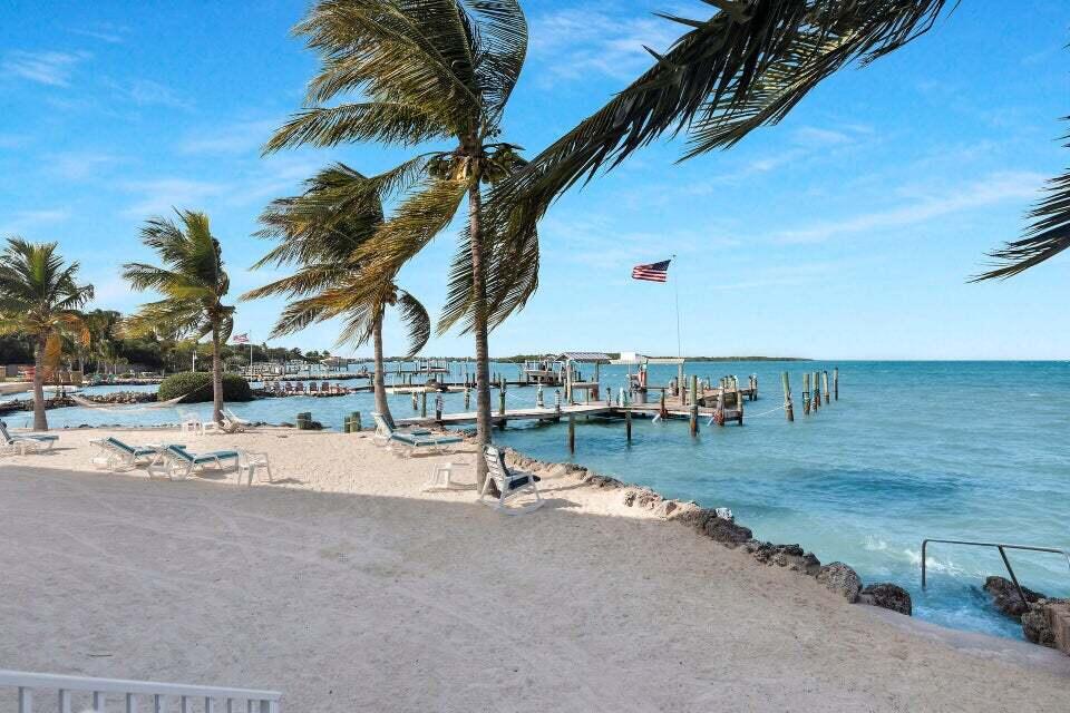 92550 Overseas Highway 207