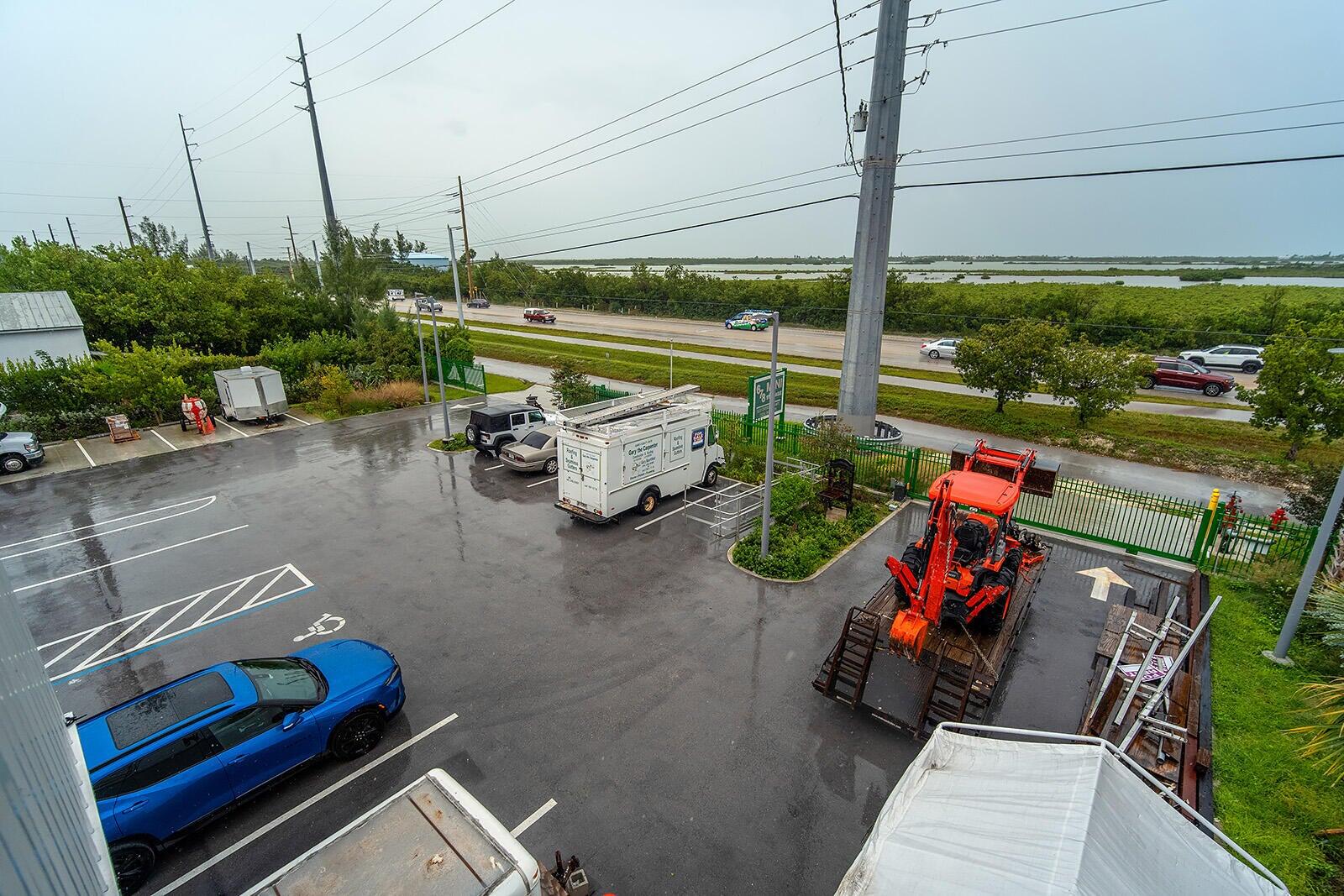 323 Overseas Highway