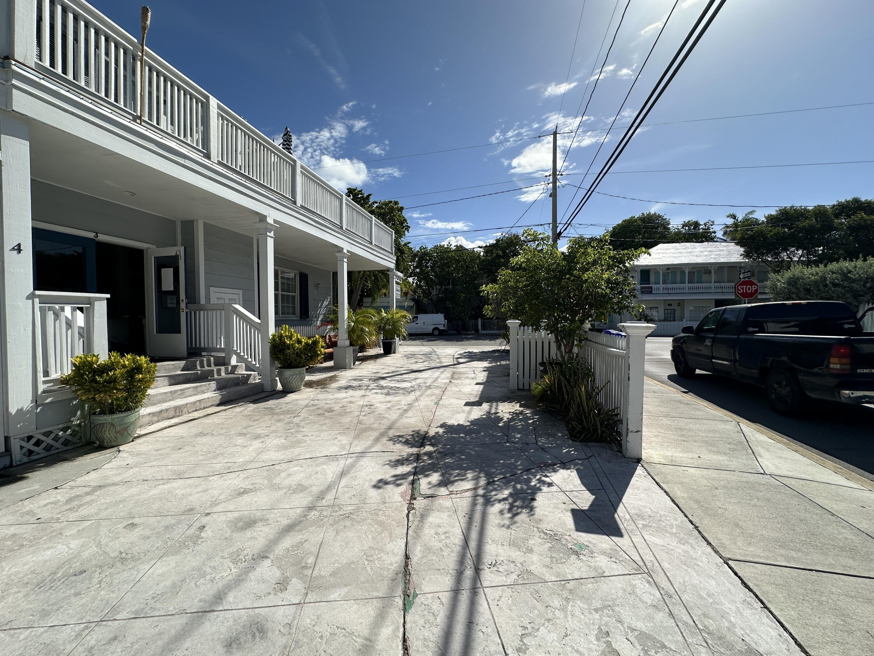 828 White Street 3