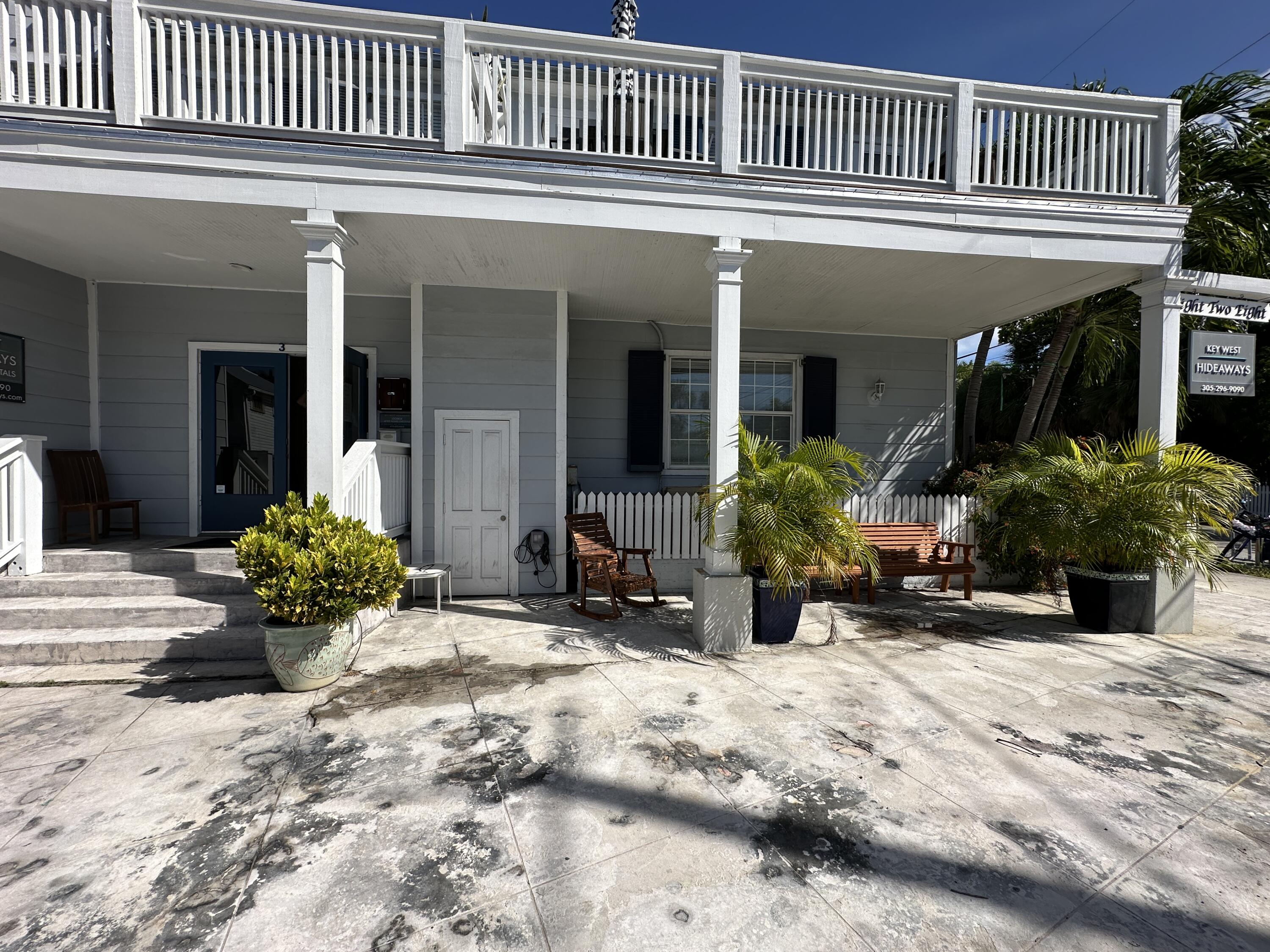 828 White Street 3