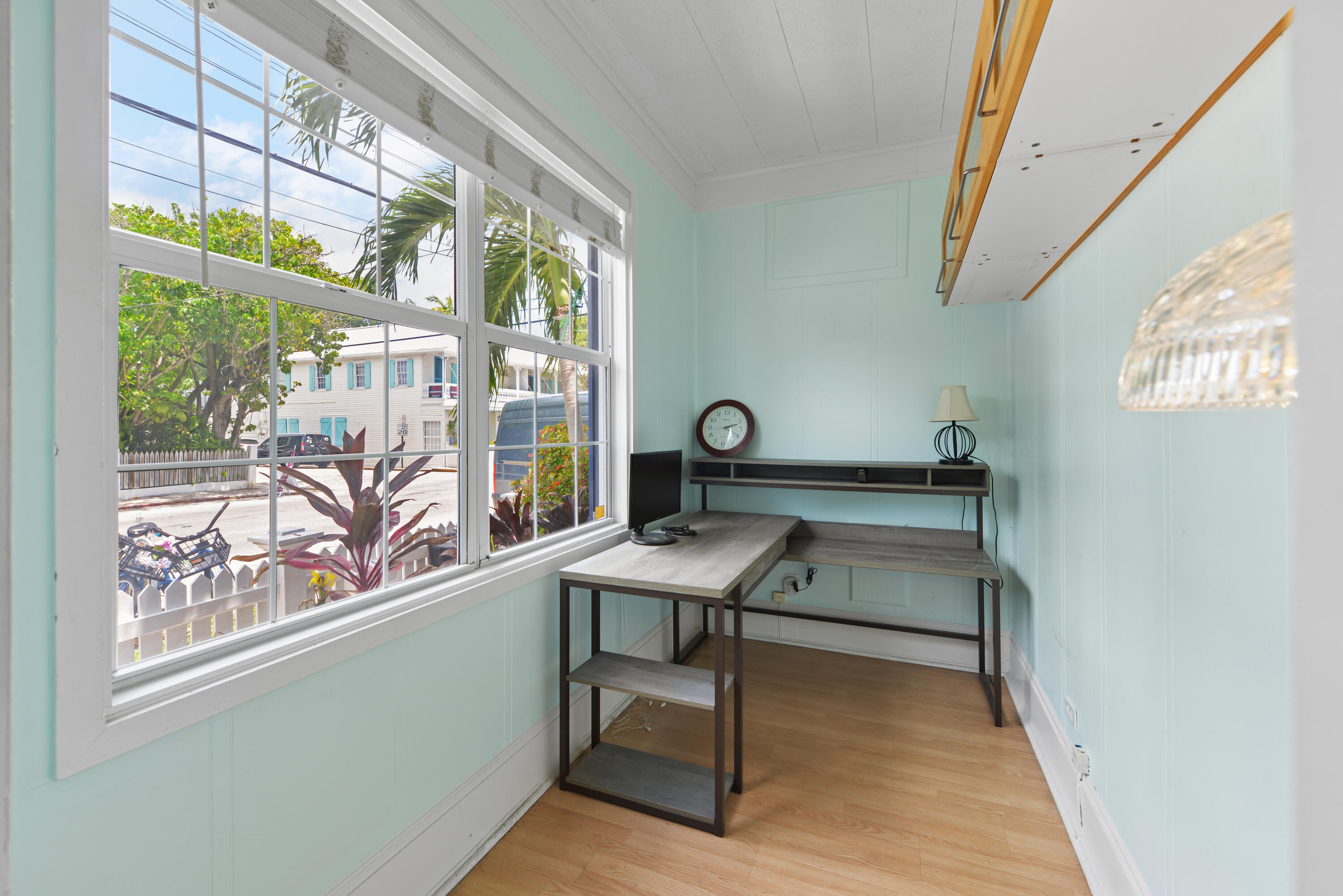 828 White Street 3
