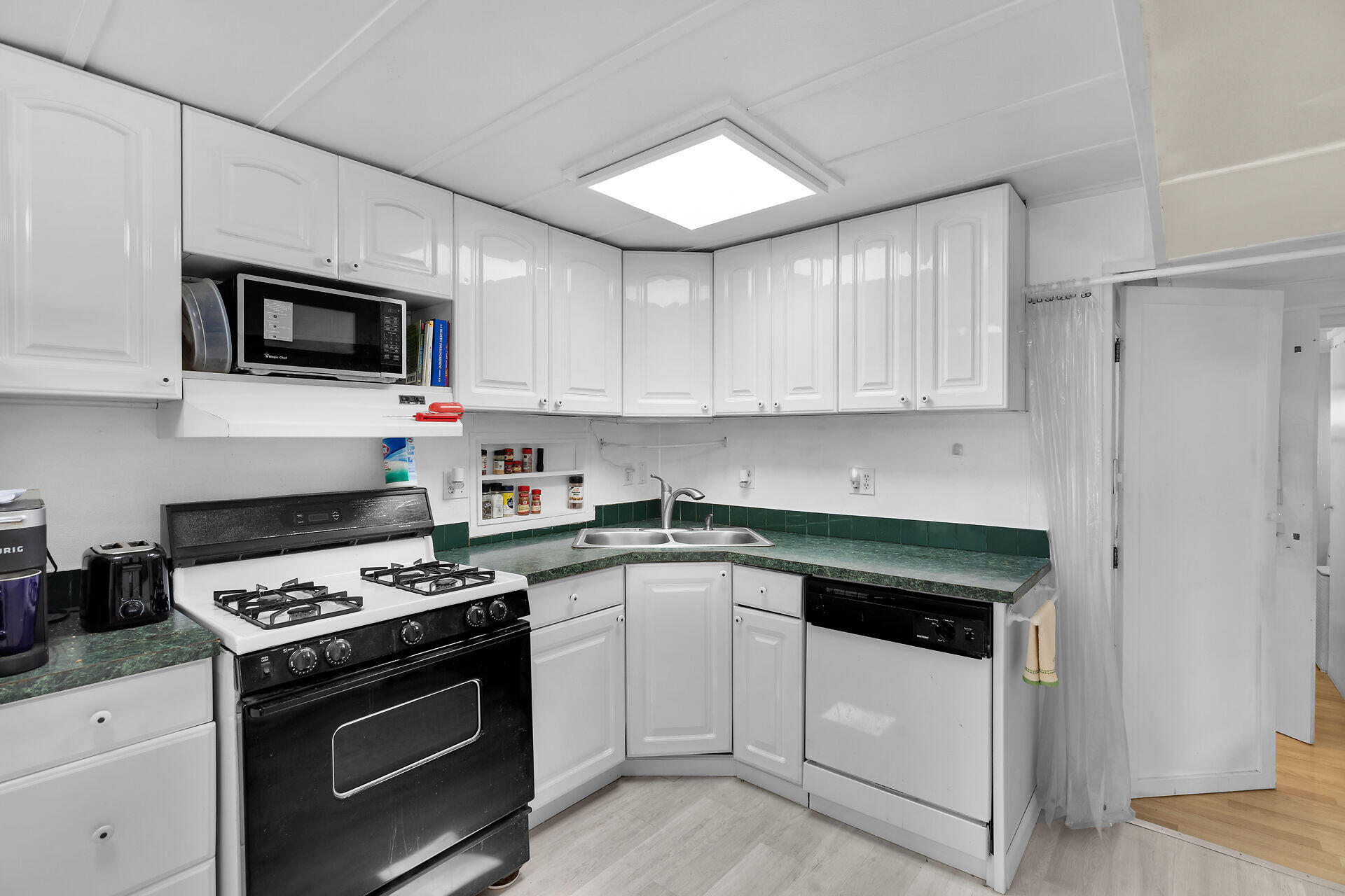 65821 Overseas Highway 172