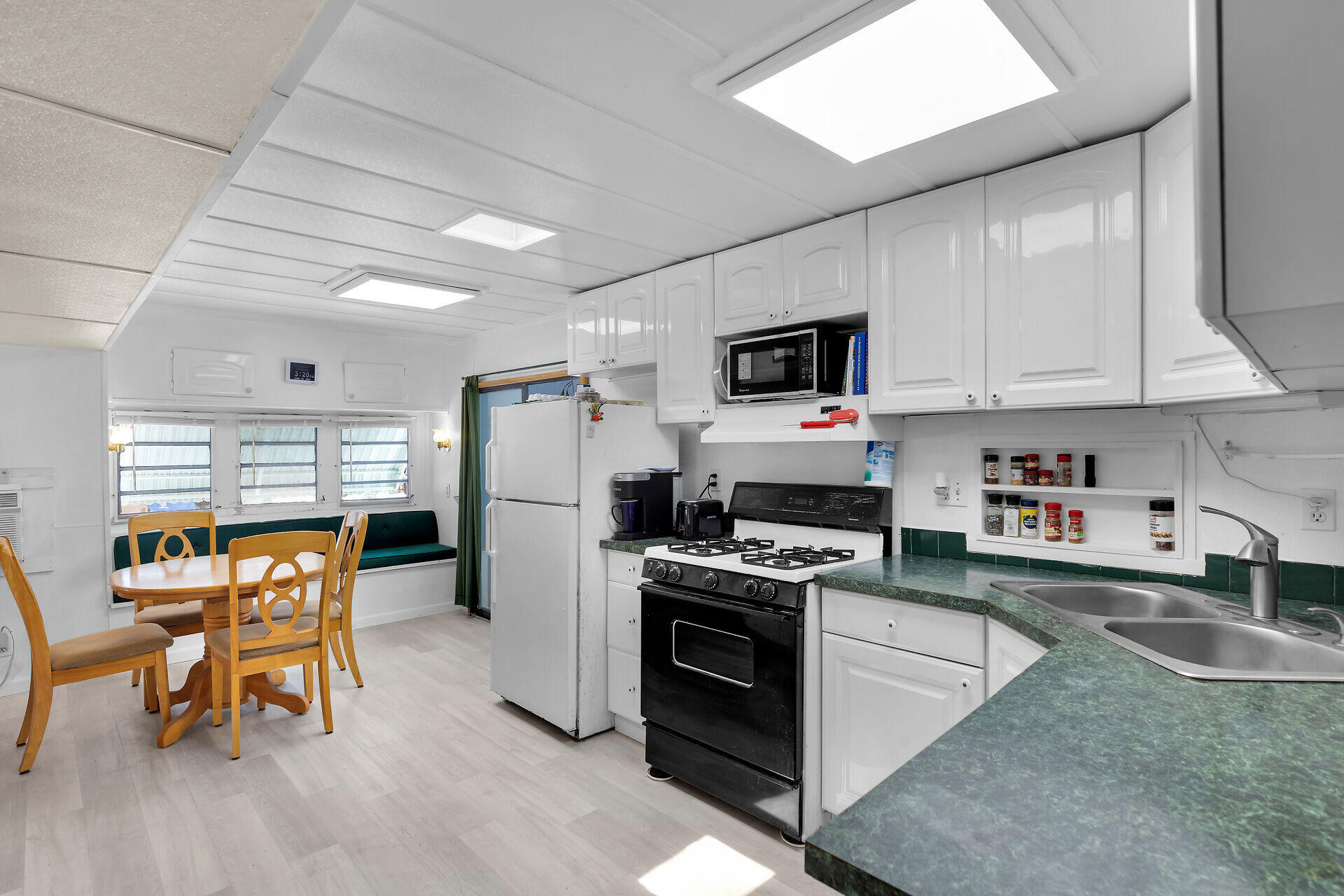 65821 Overseas Highway 172