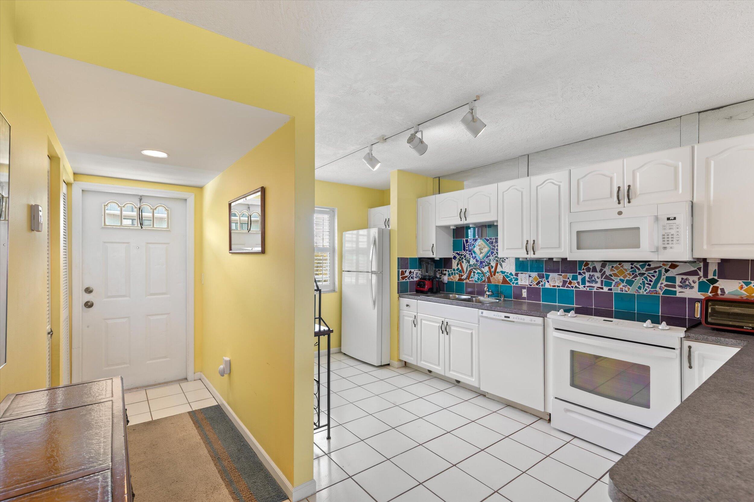 1901 S Roosevelt Boulevard 201W