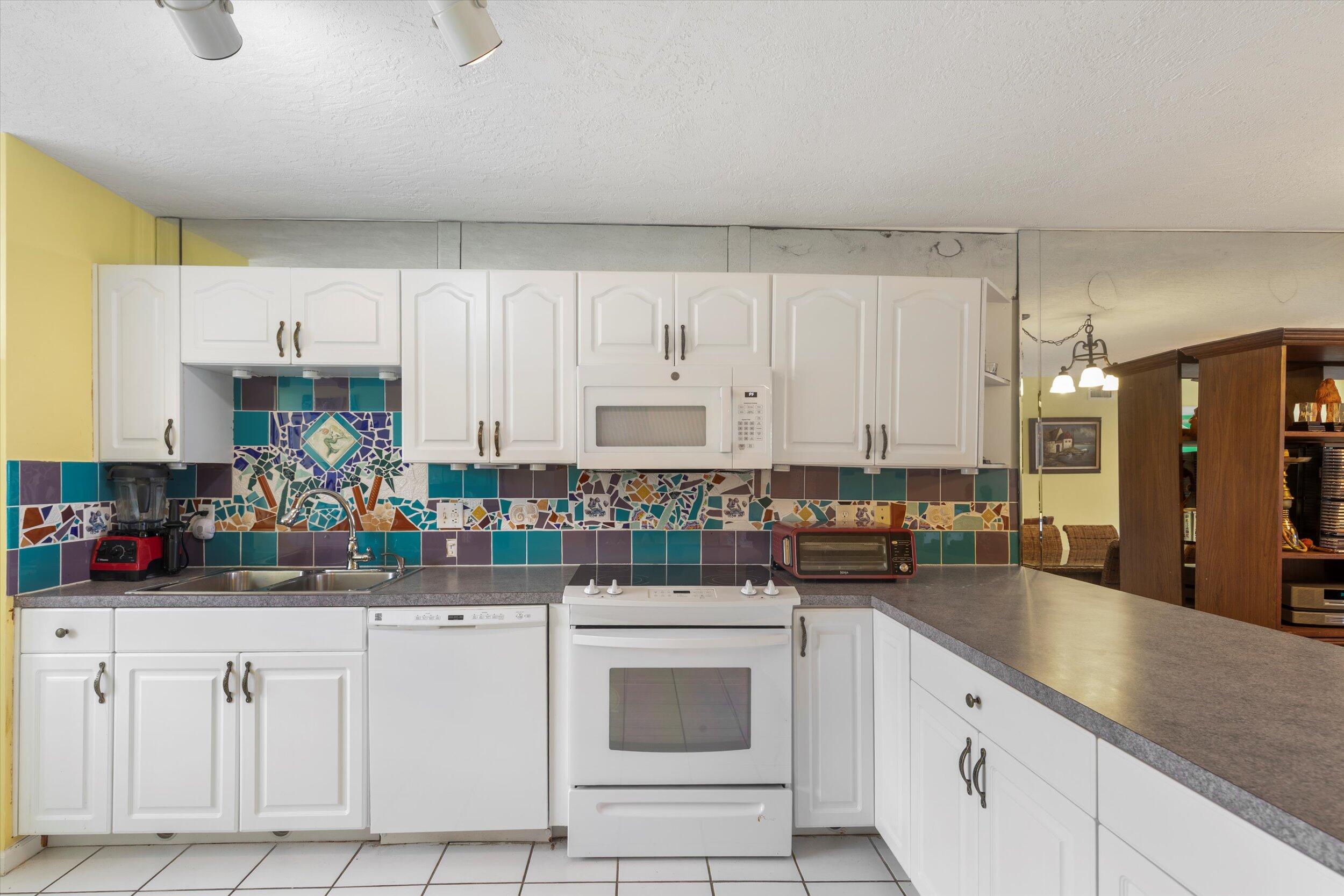 1901 S Roosevelt Boulevard 201W