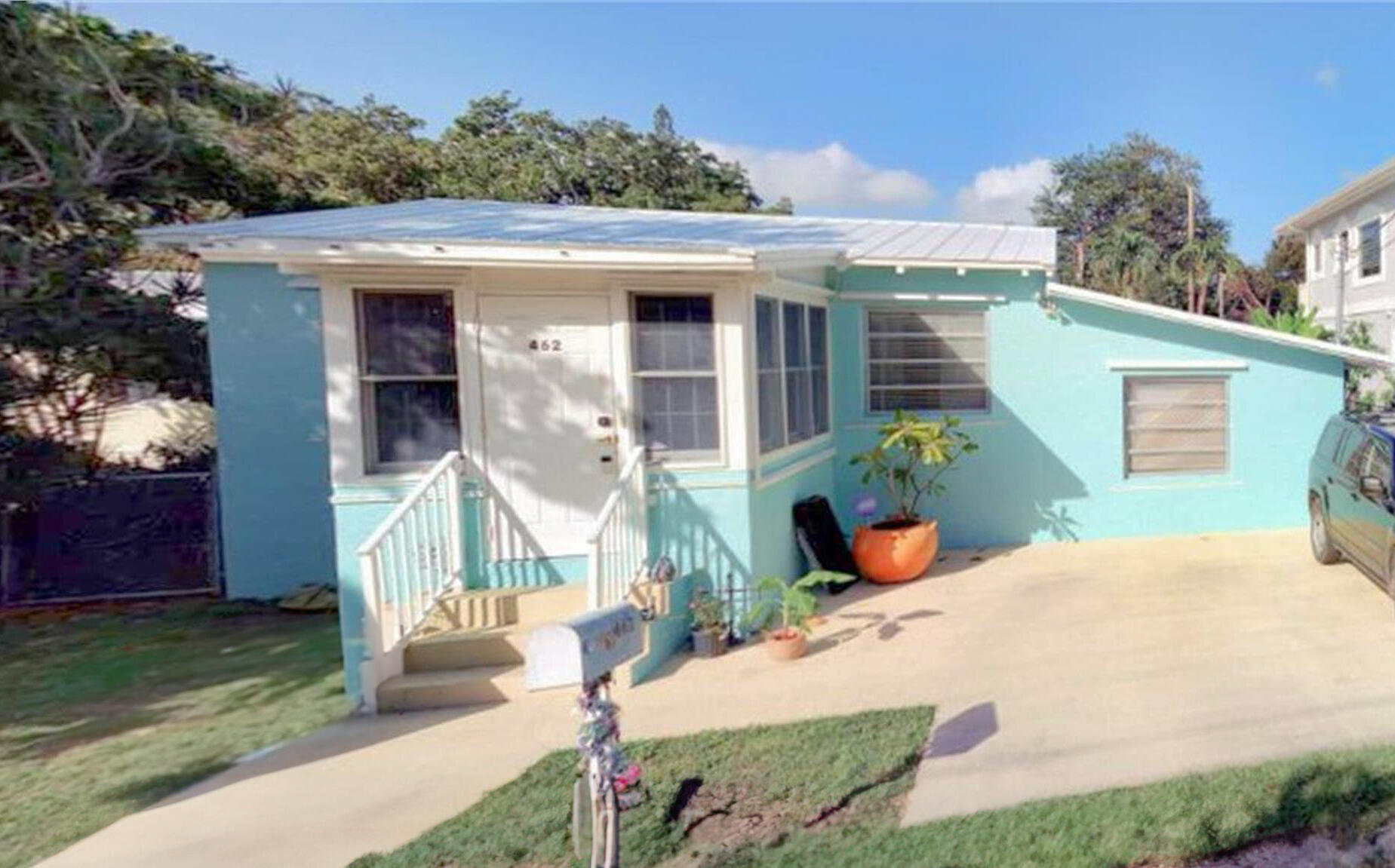 462 Sunset Drive