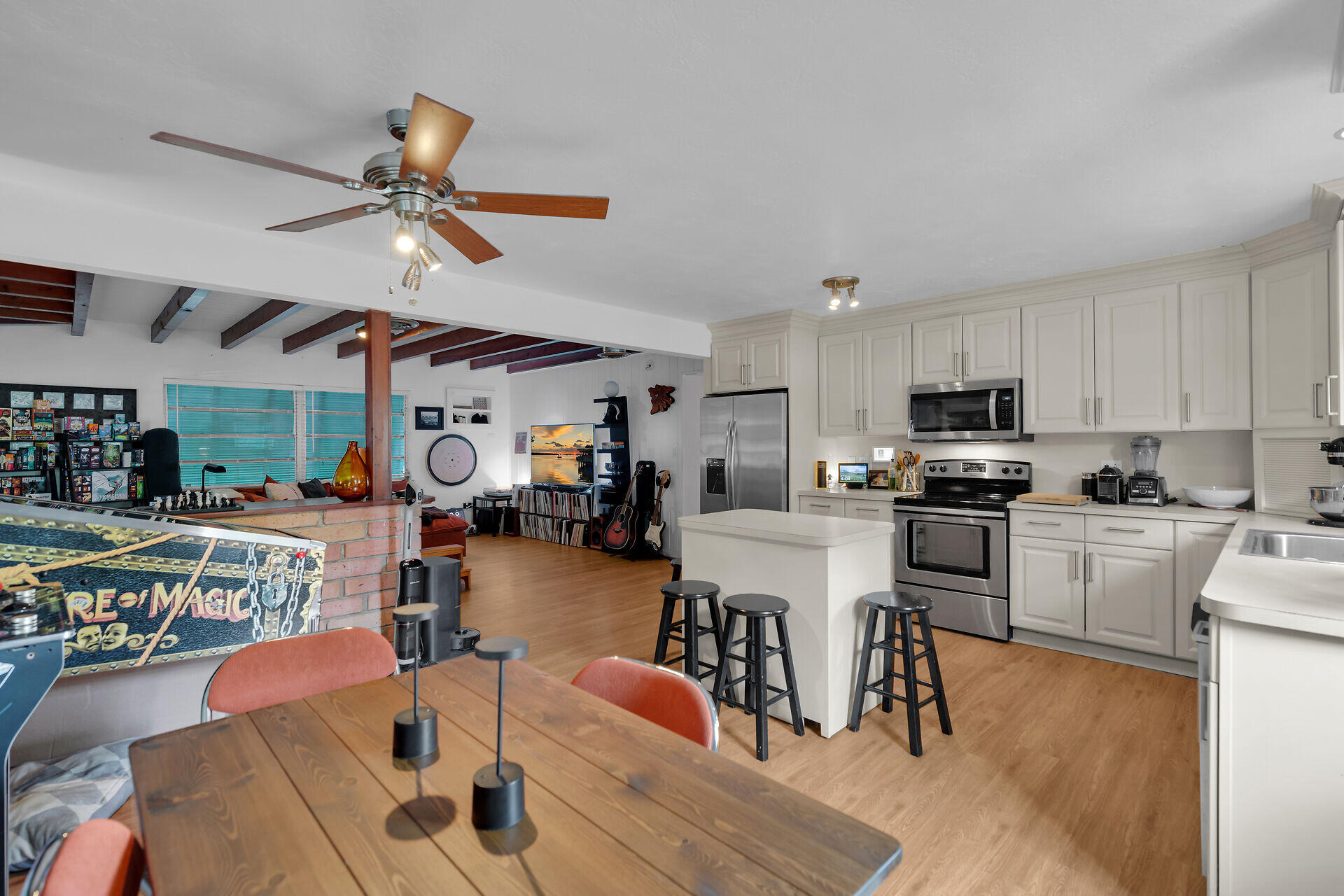 130 N Hammock Road