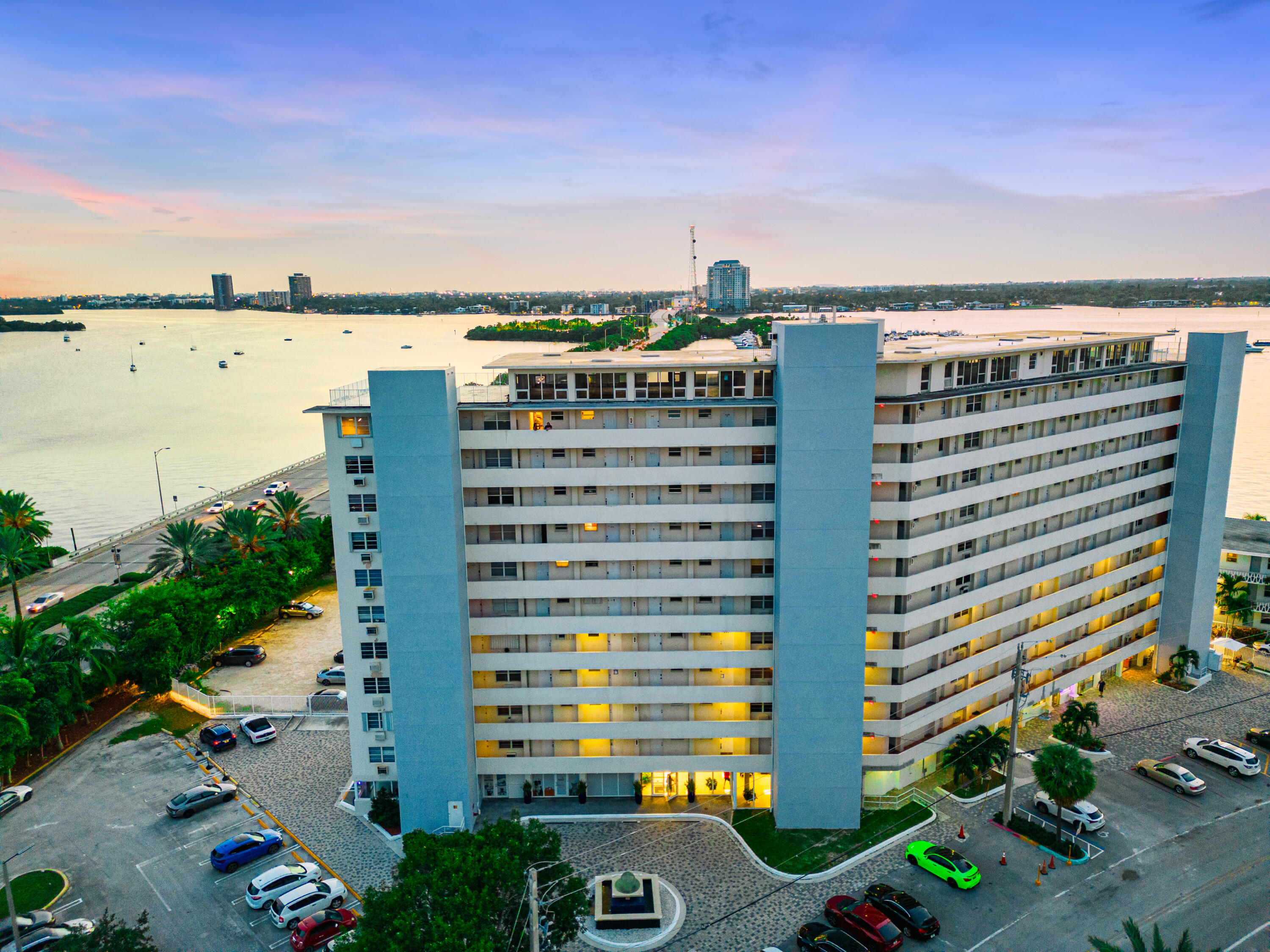 7904 West Drive 1016