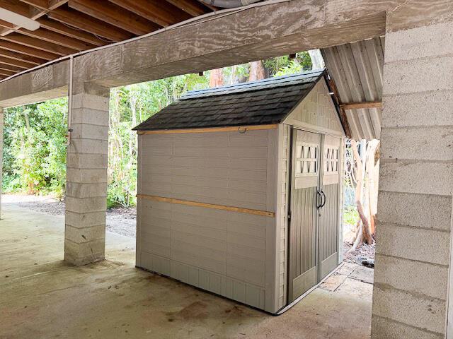 110 Artic Avenue