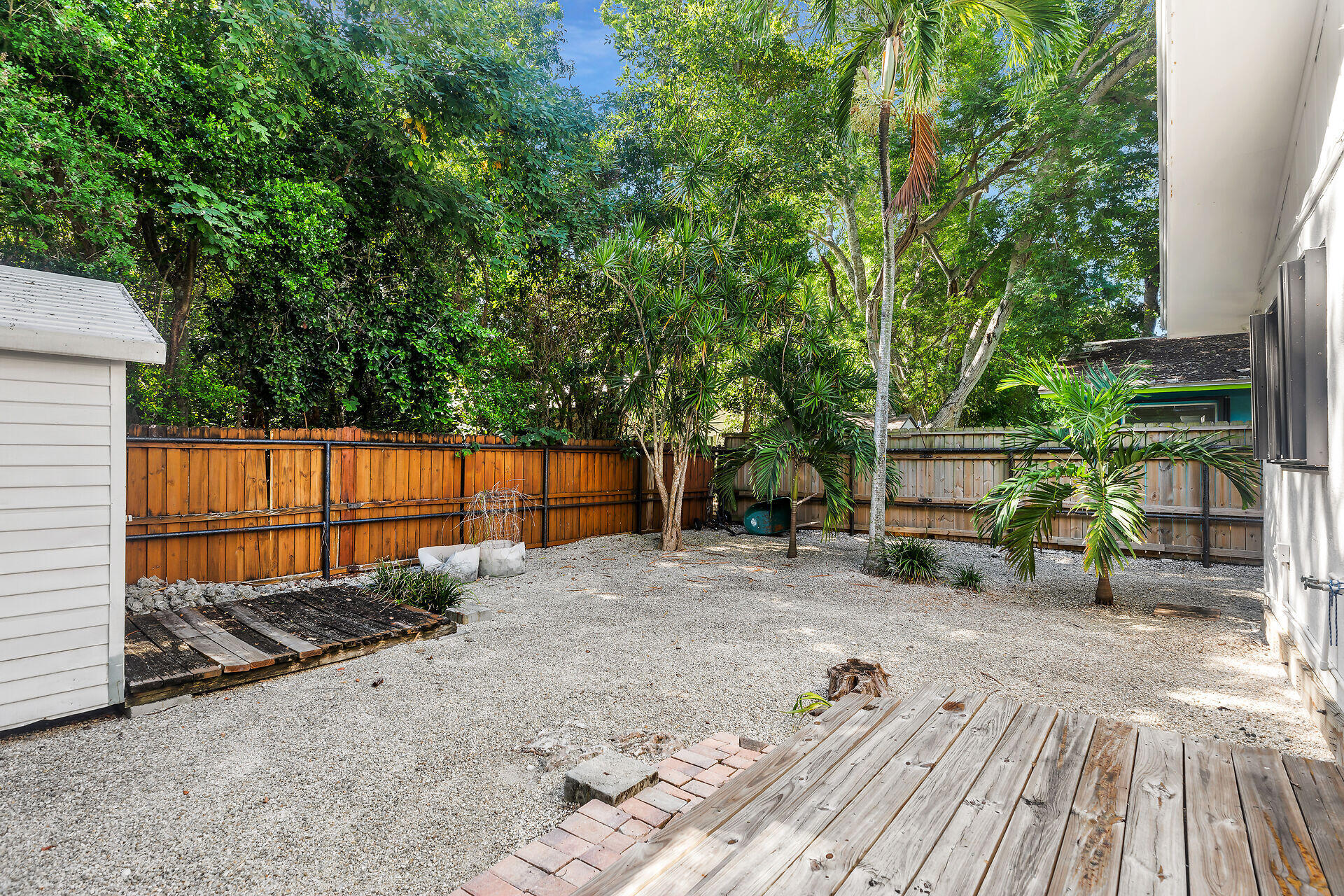 1044 Gibraltar Road