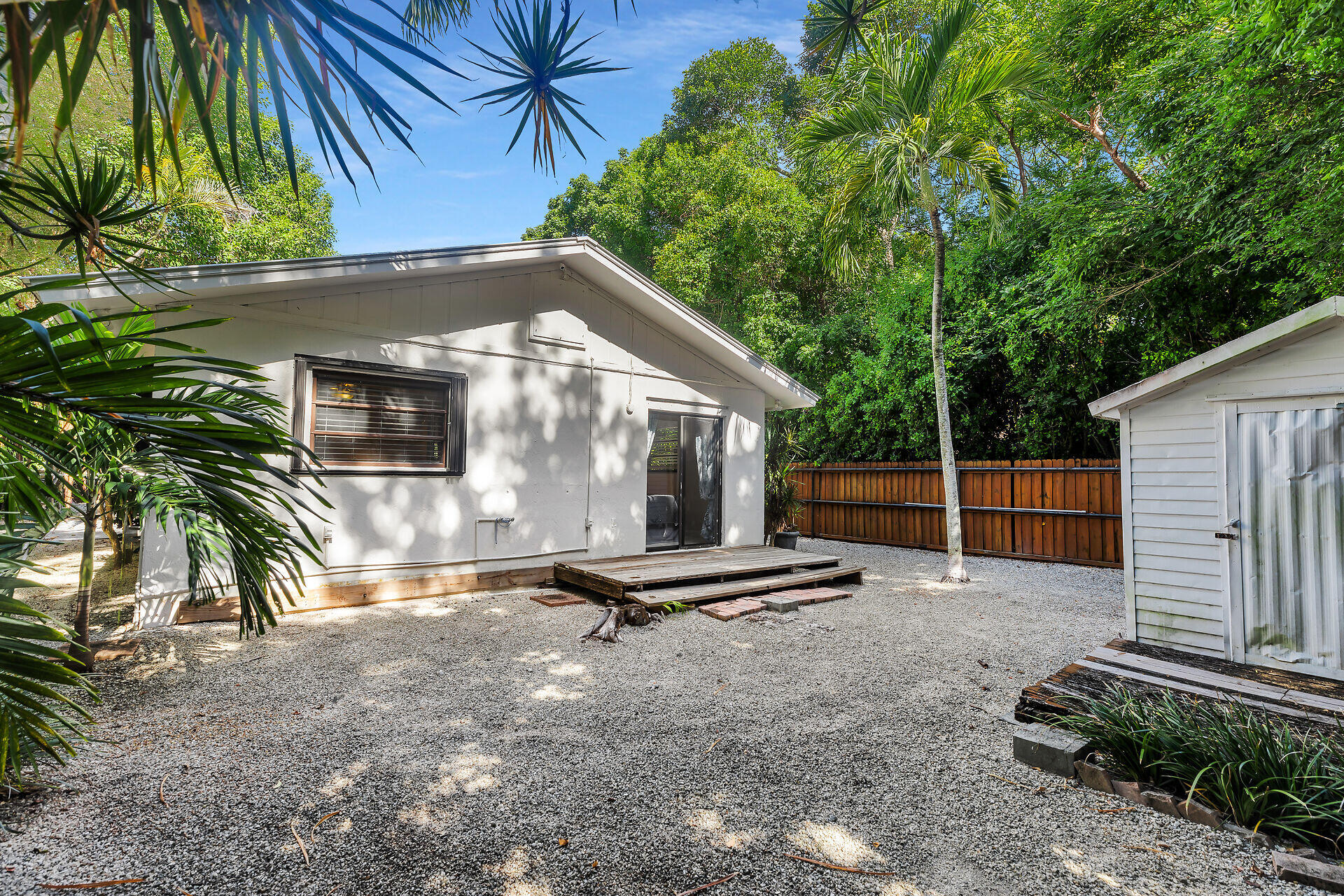 1044 Gibraltar Road