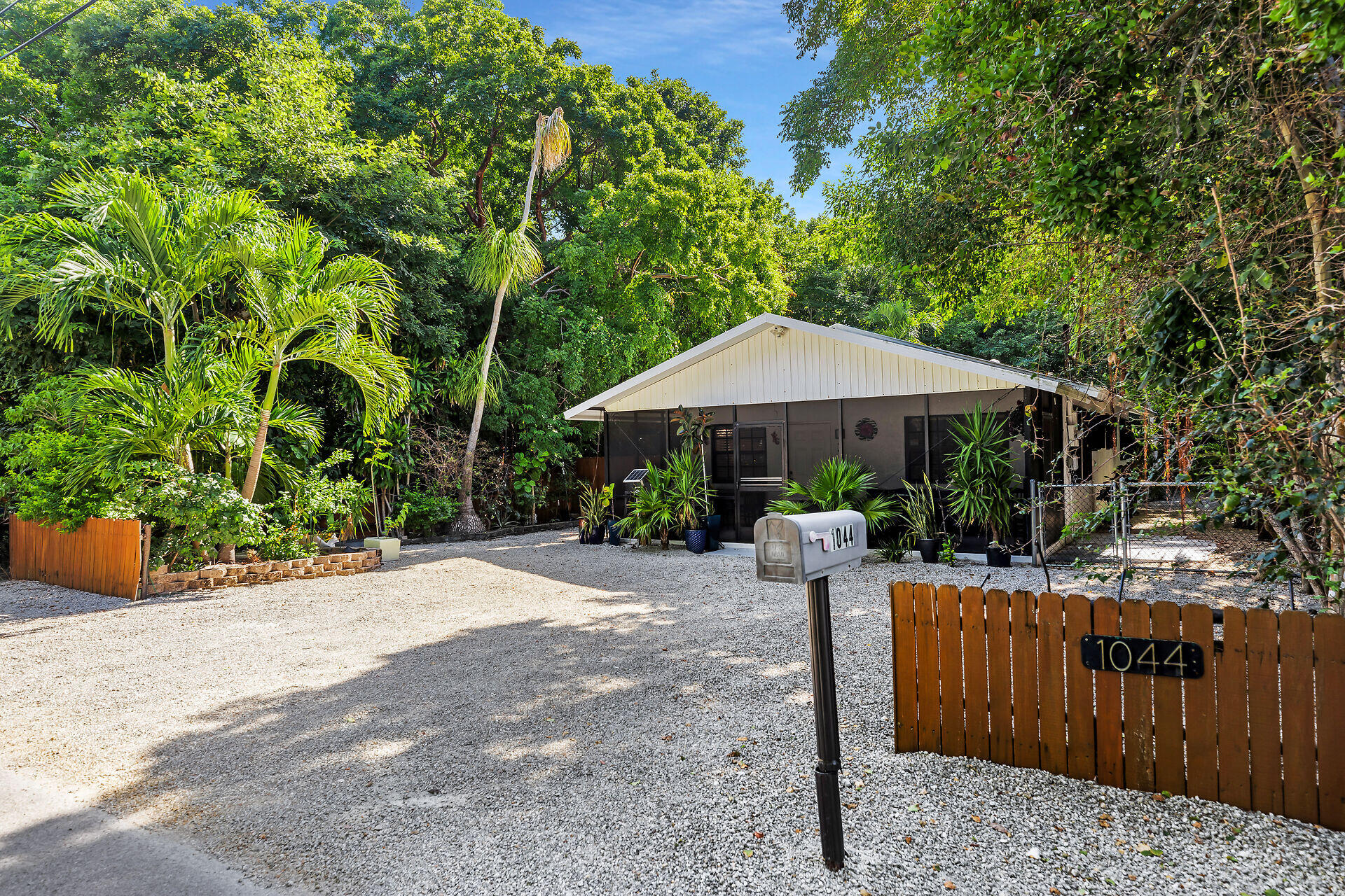 1044 Gibraltar Road