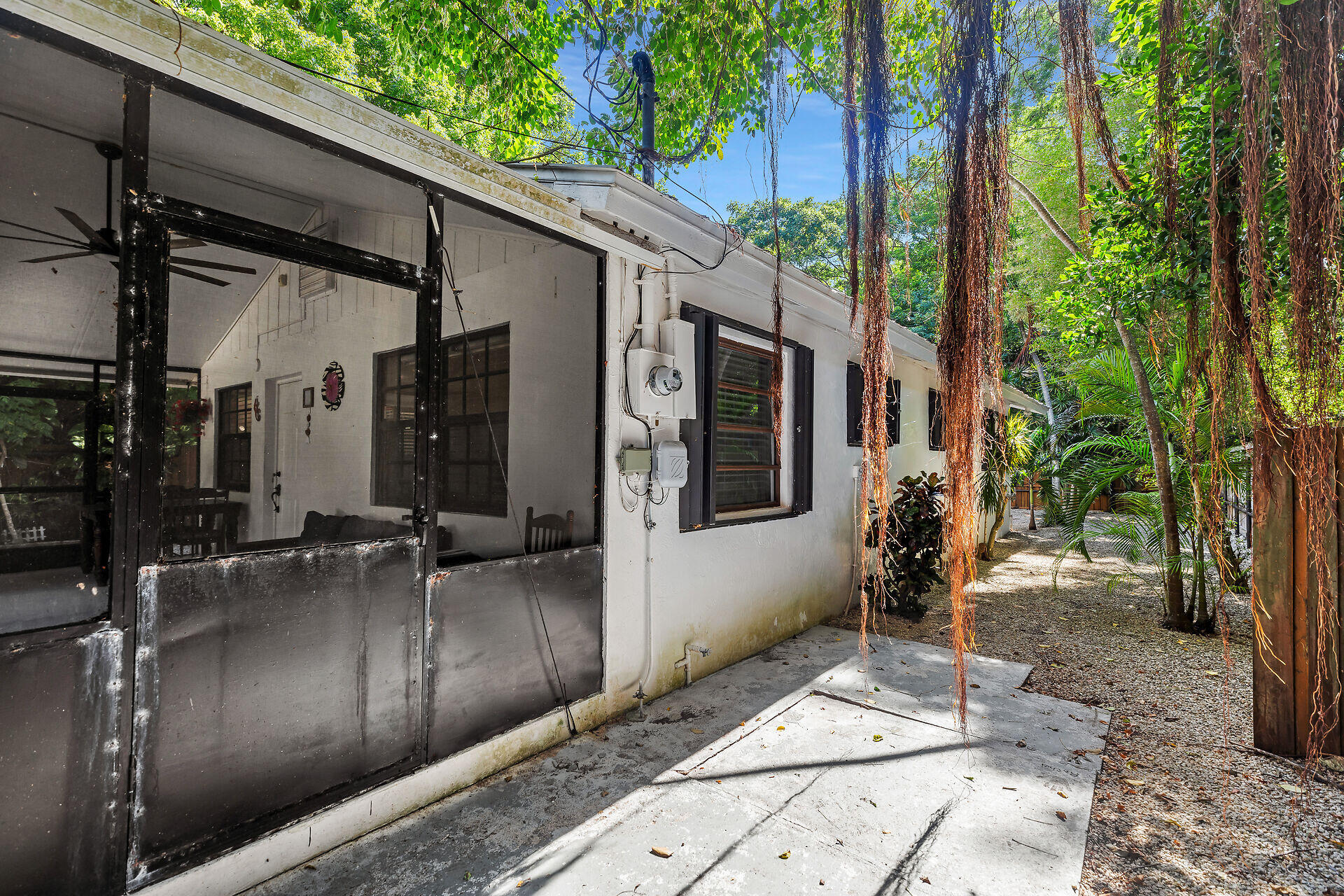 1044 Gibraltar Road