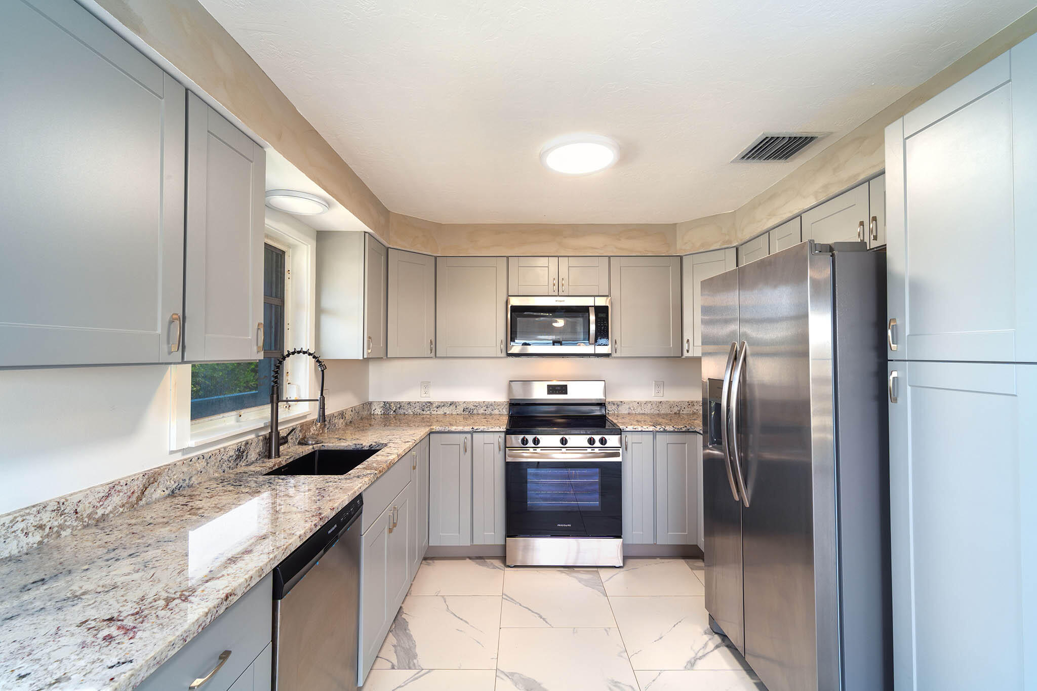 558 E Shore Drive