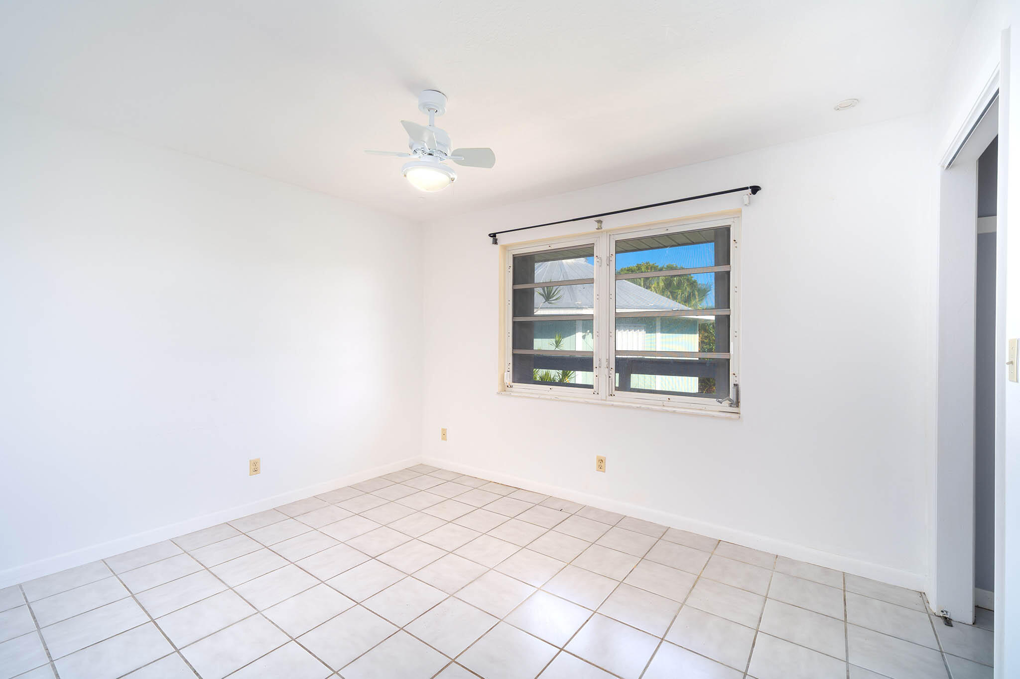 558 E Shore Drive