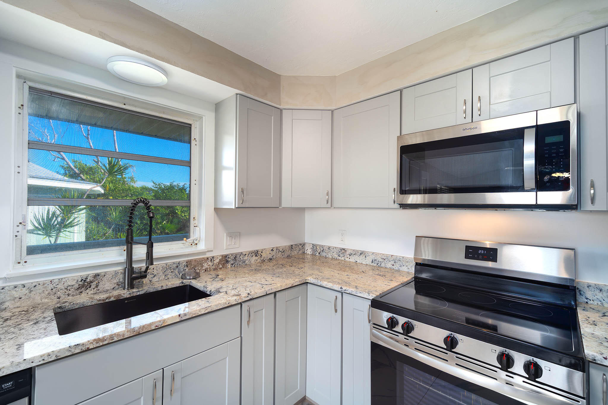 558 E Shore Drive