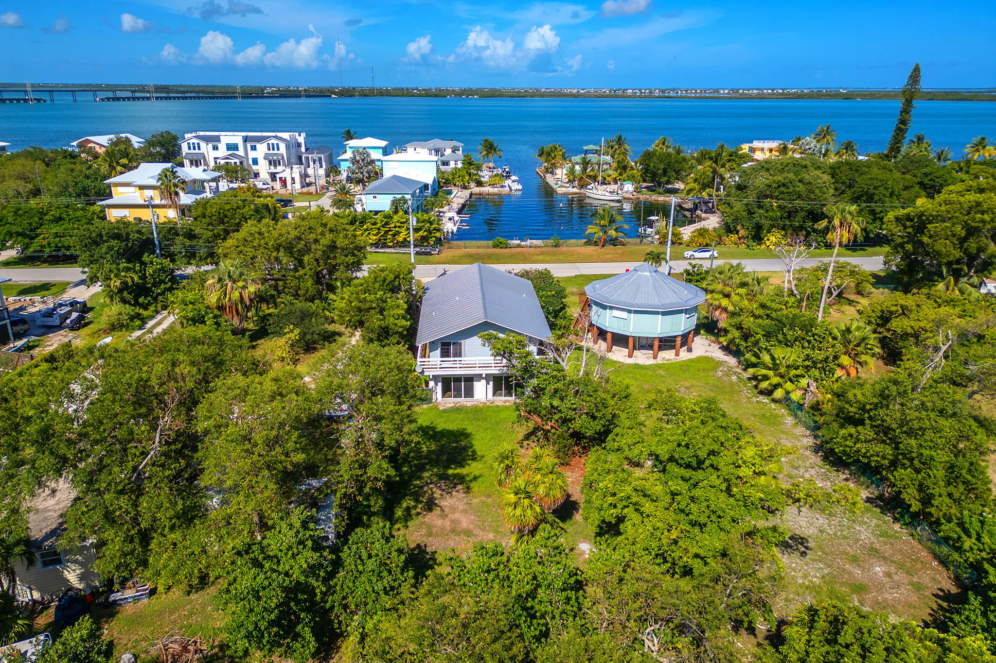 558 E Shore Drive