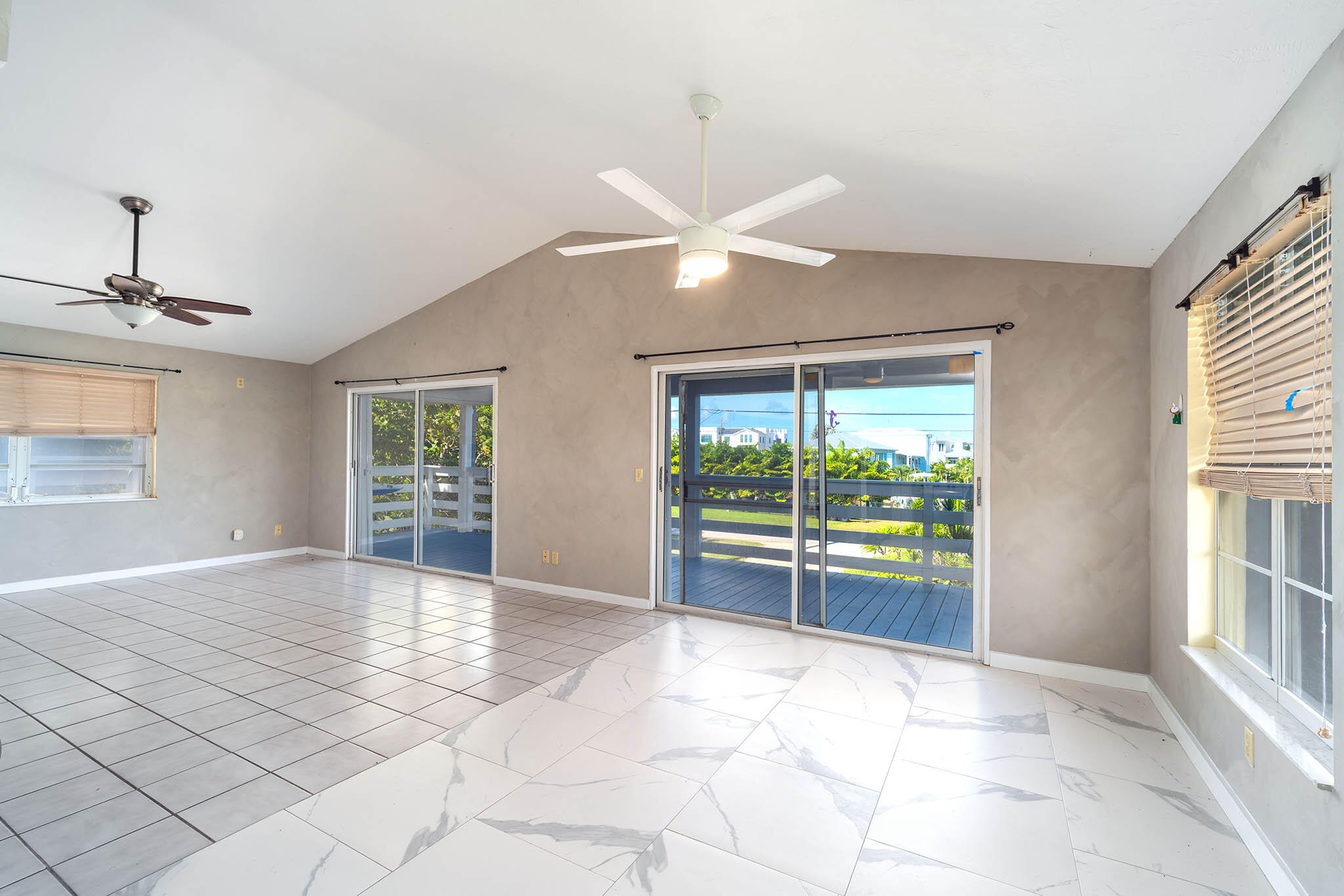 558 E Shore Drive