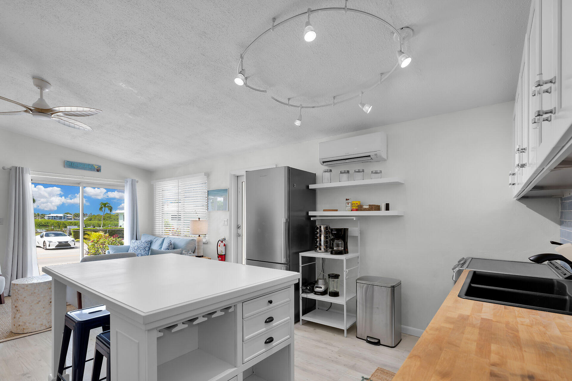 10 Clara Boulevard