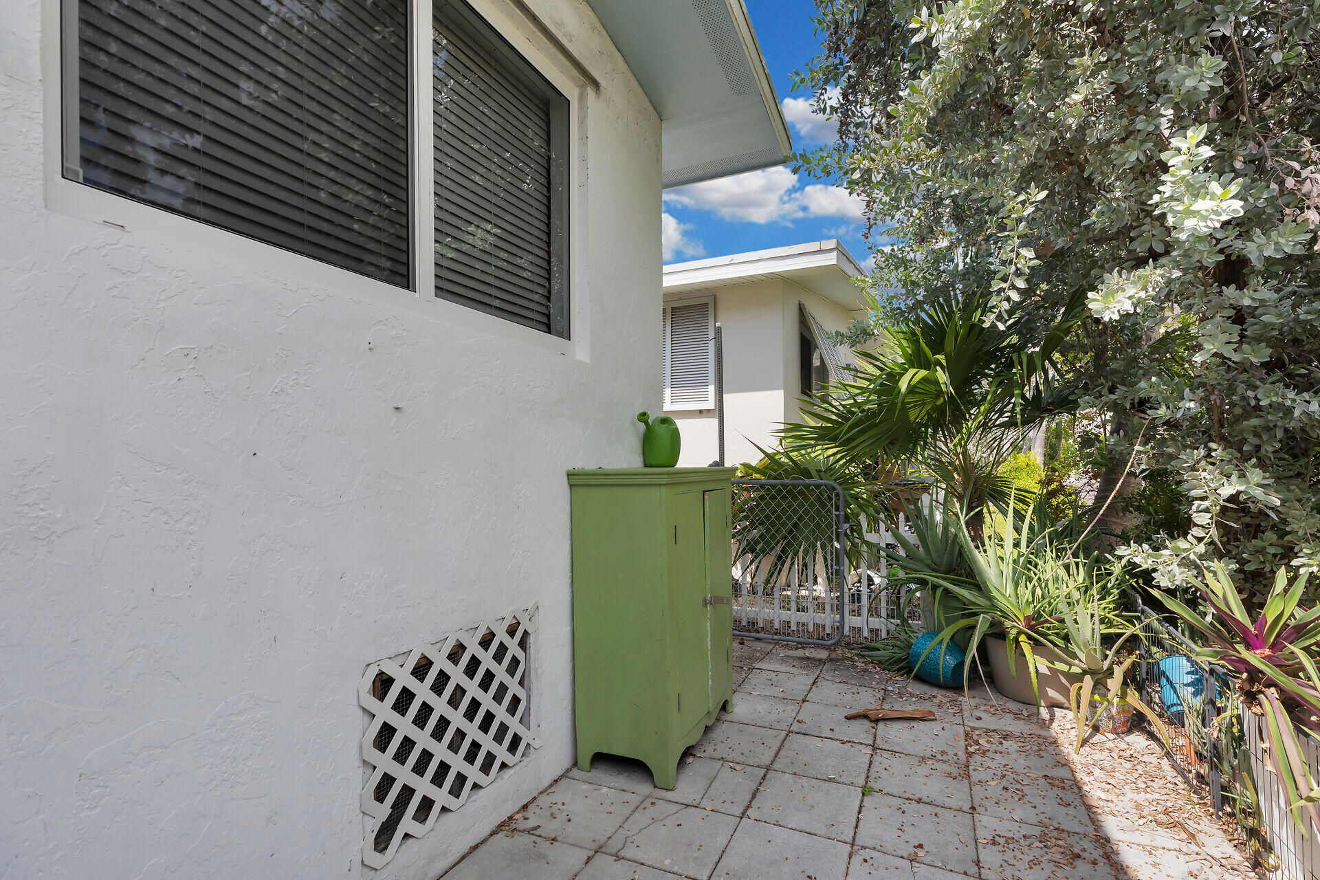 10 Clara Boulevard