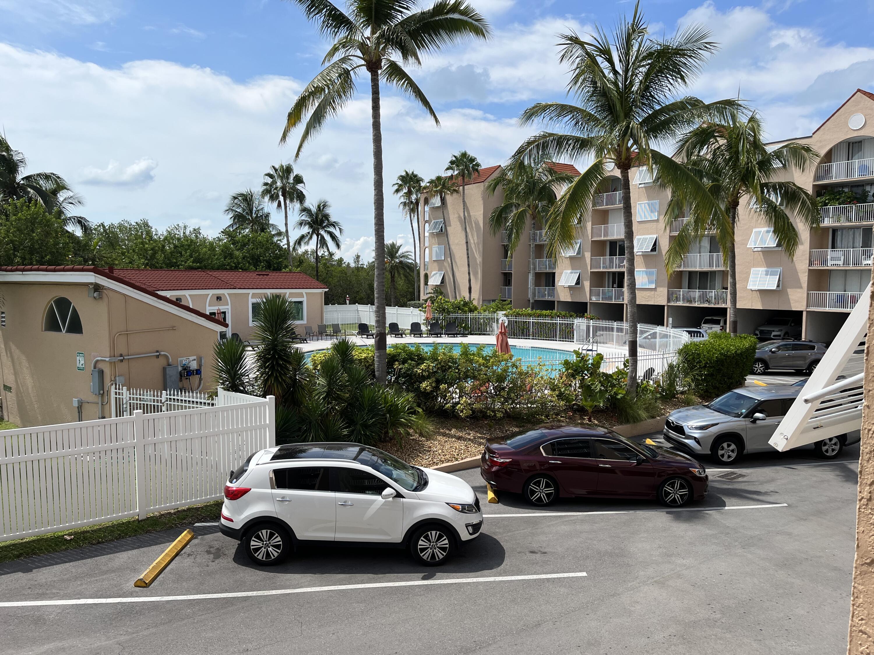 3930 S Roosevelt Boulevard 109N