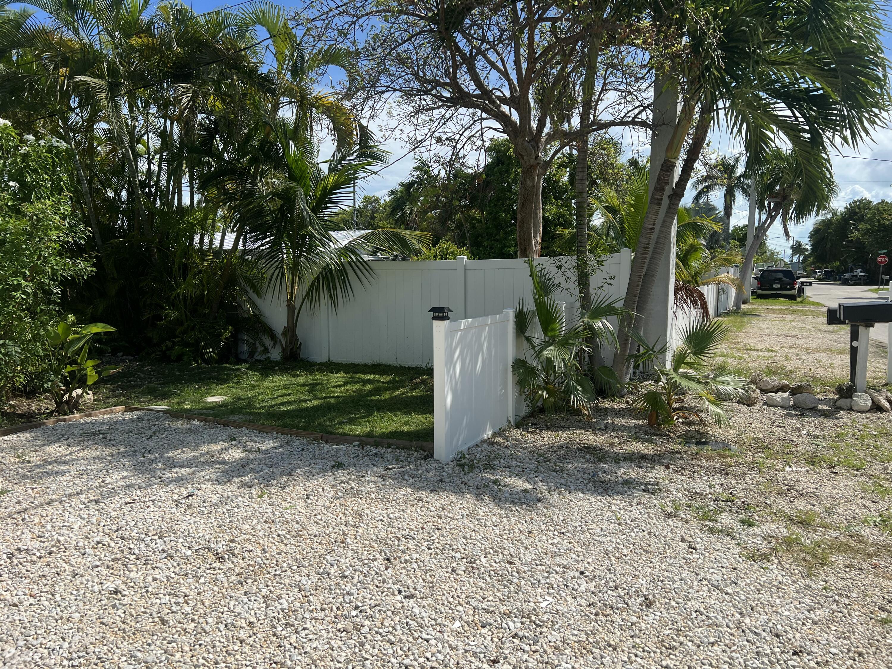 321 Avenue E