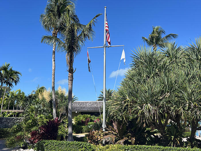 96000 Overseas Highway J5 + 33' boat slip