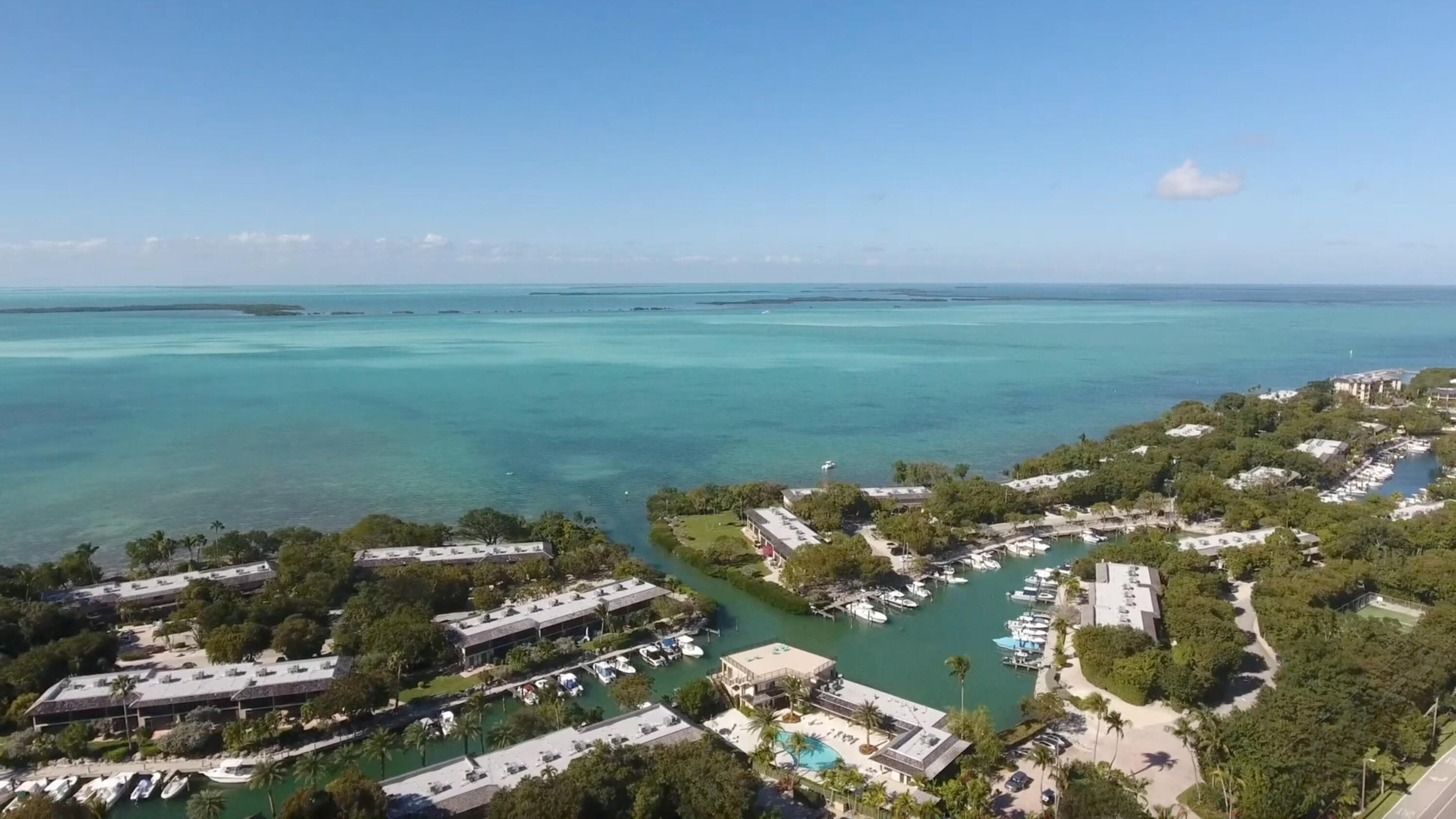 96000 Overseas Highway J5 + 33' boat slip