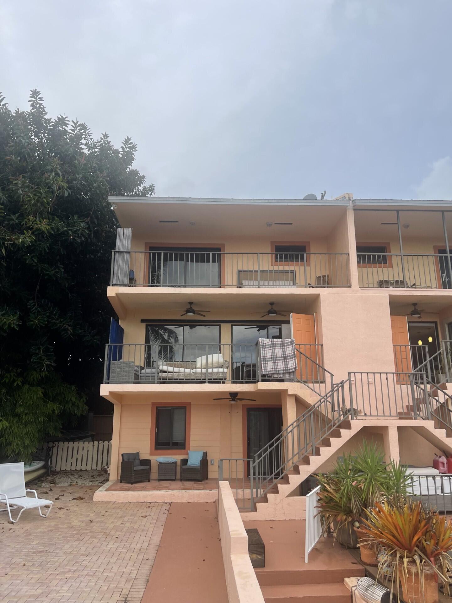 1220 Mockingbird Road B