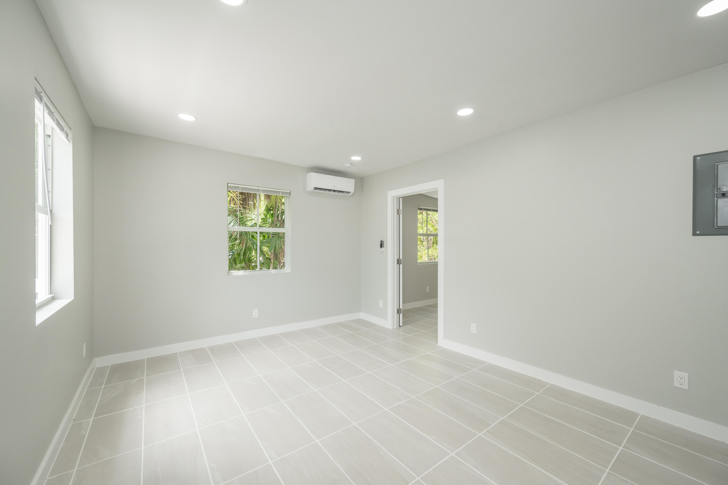 818 Elizabeth Street