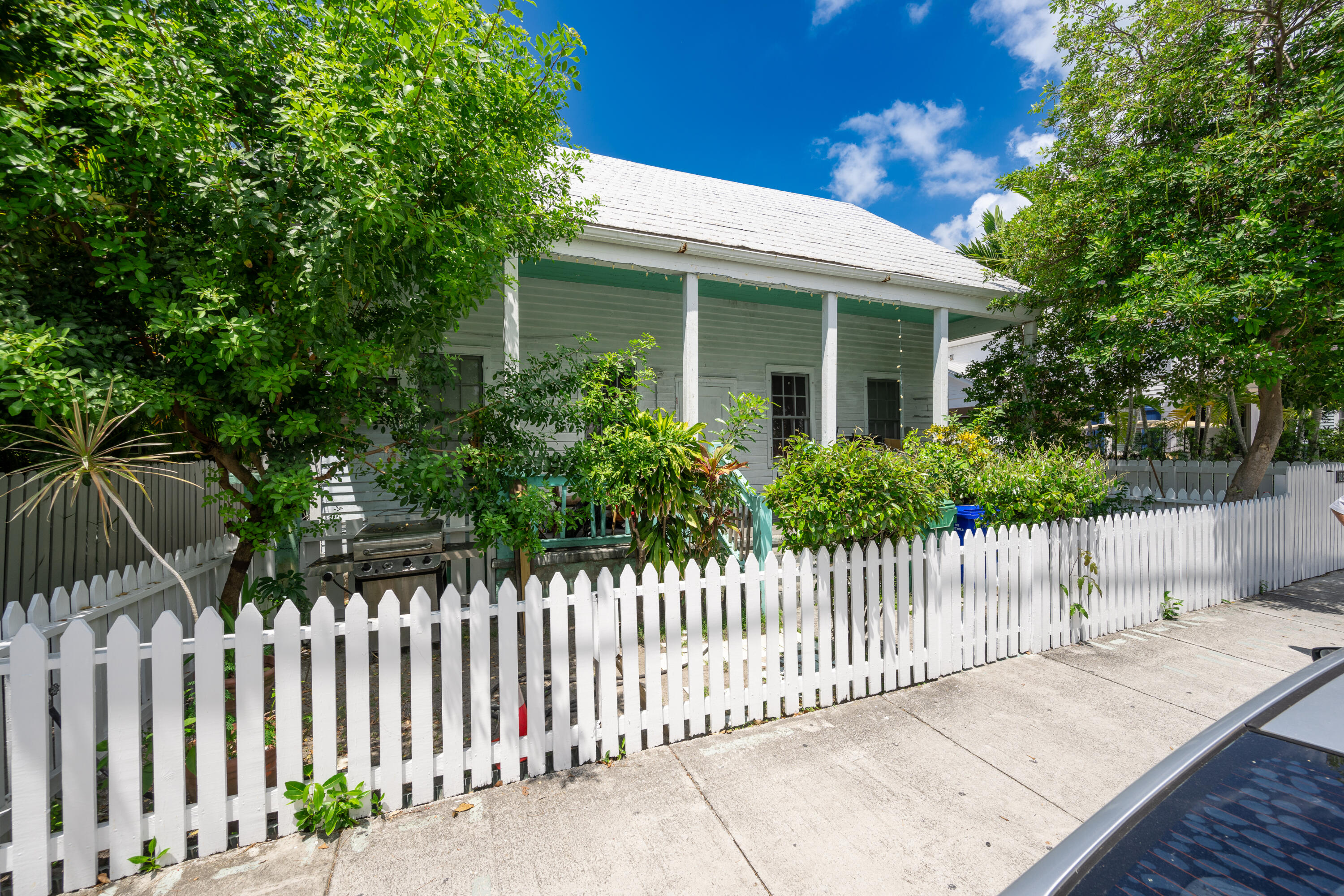 818 Elizabeth Street