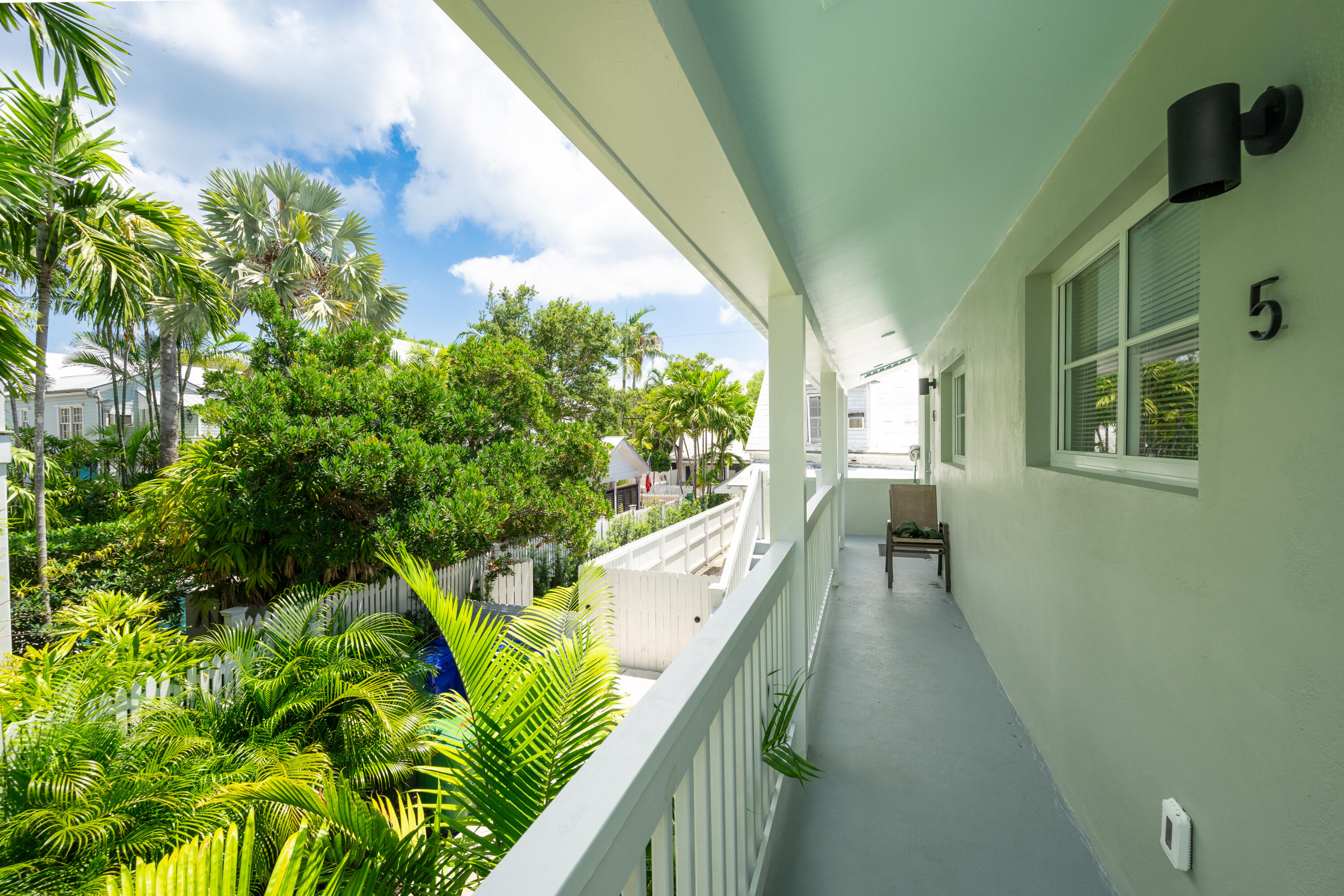 818 Elizabeth Street