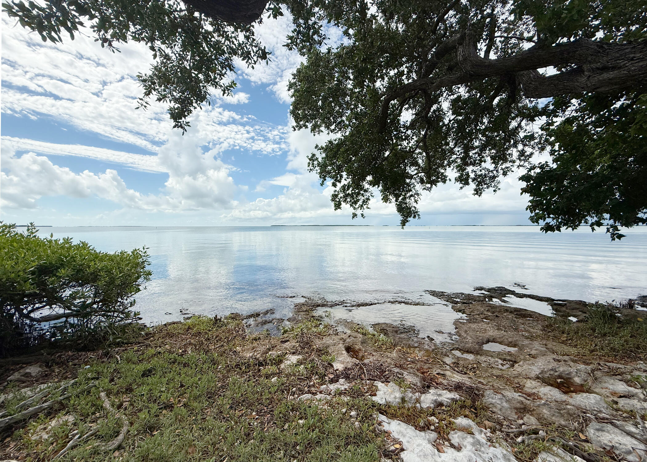96000 Overseas Highway O7 + 32' Boat Slip