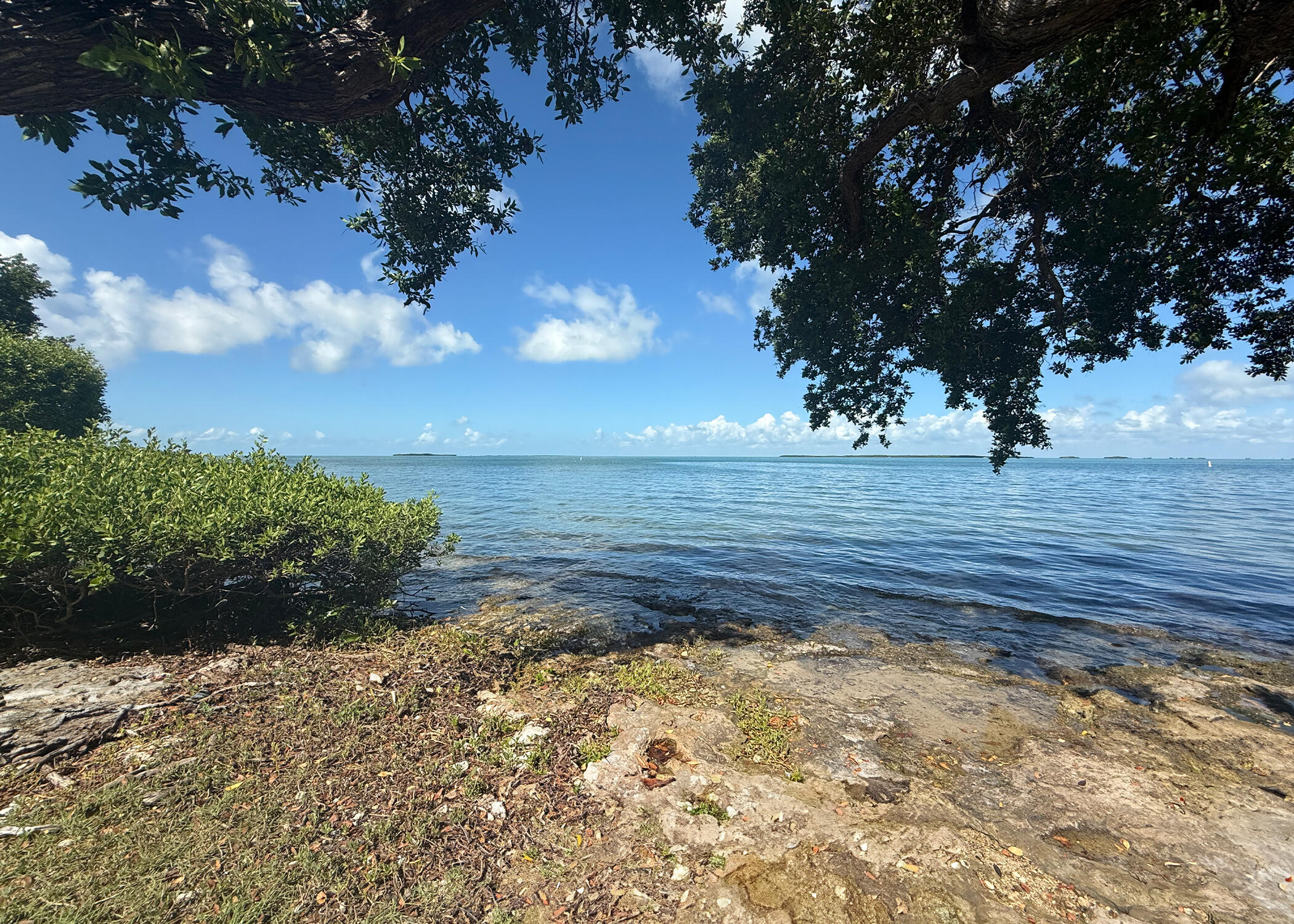 96000 Overseas Highway O7 + 32' Boat Slip