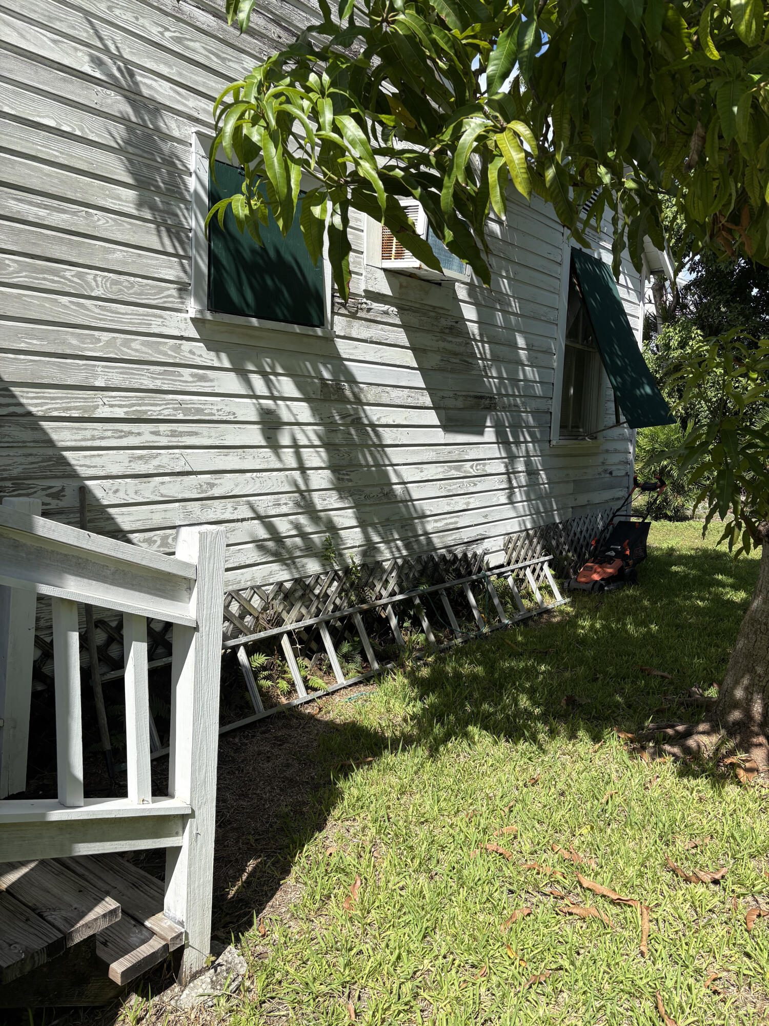 705 Chapman Lane