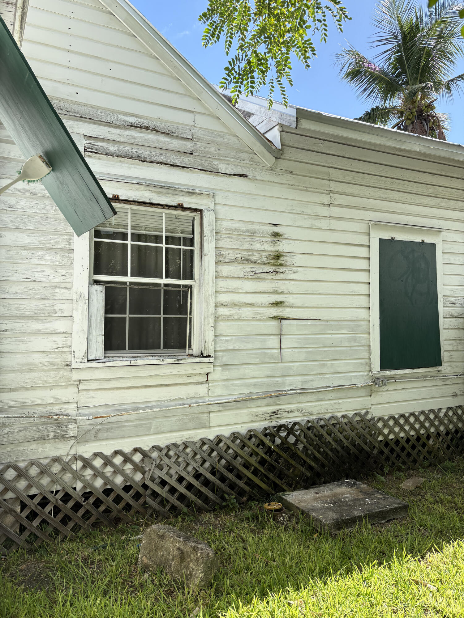 705 Chapman Lane