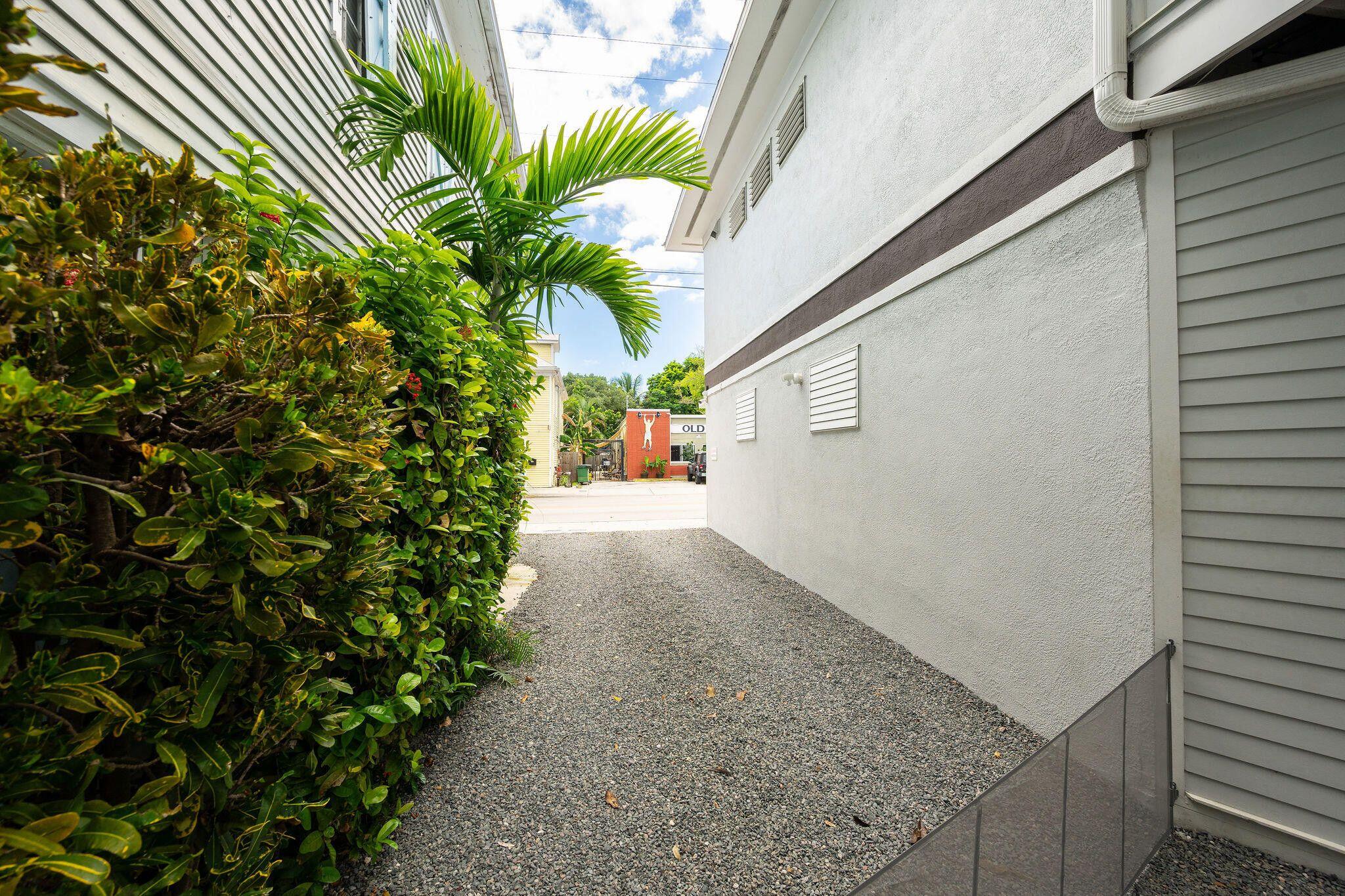 1011 Truman Avenue
