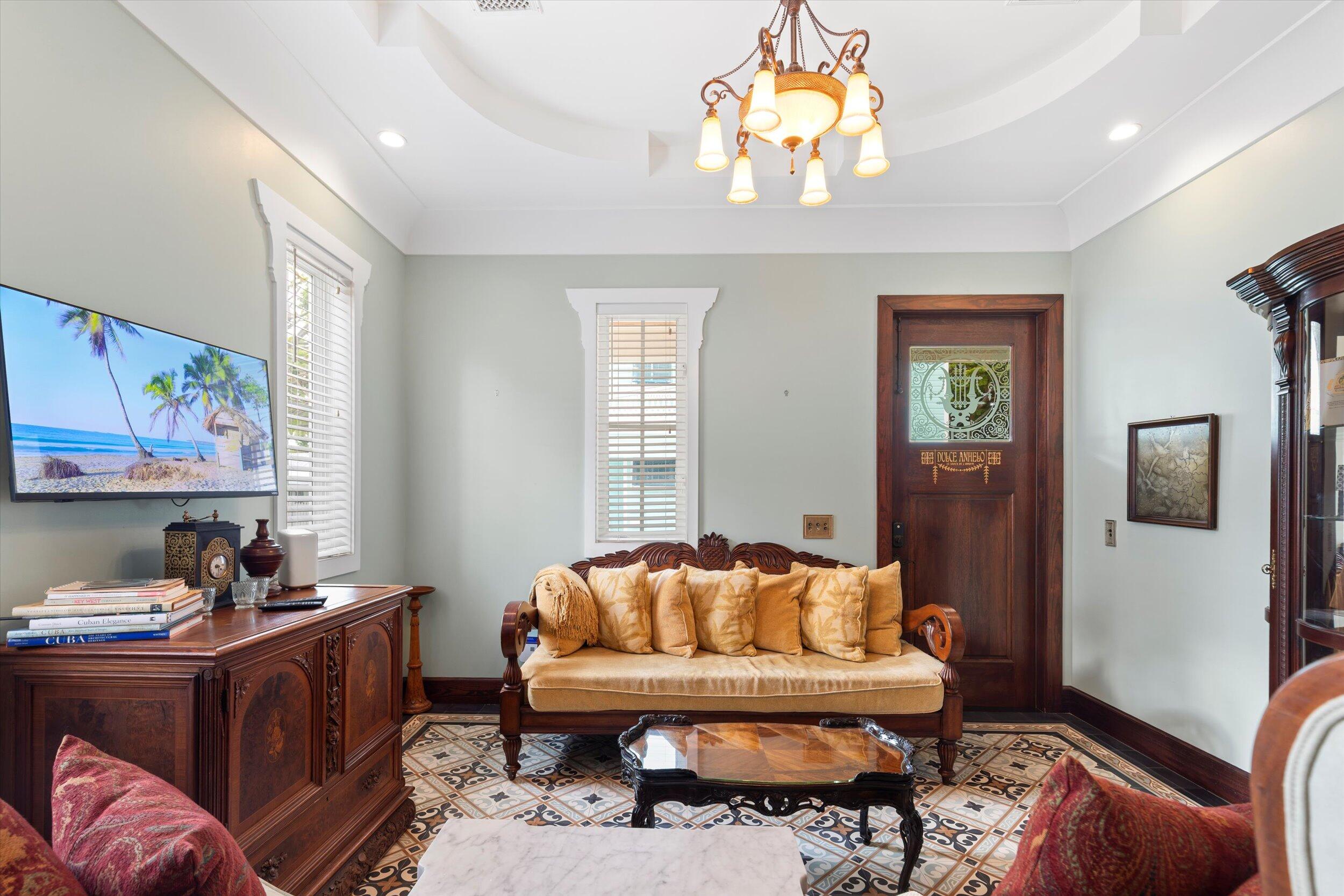 512 Amelia Street