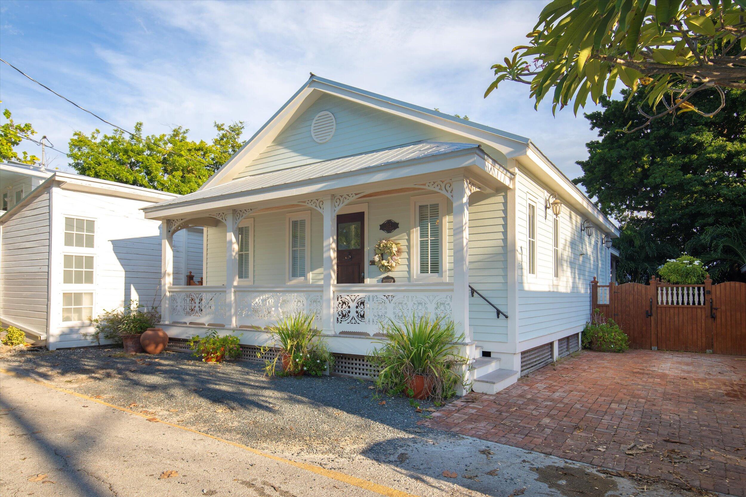 512 Amelia Street