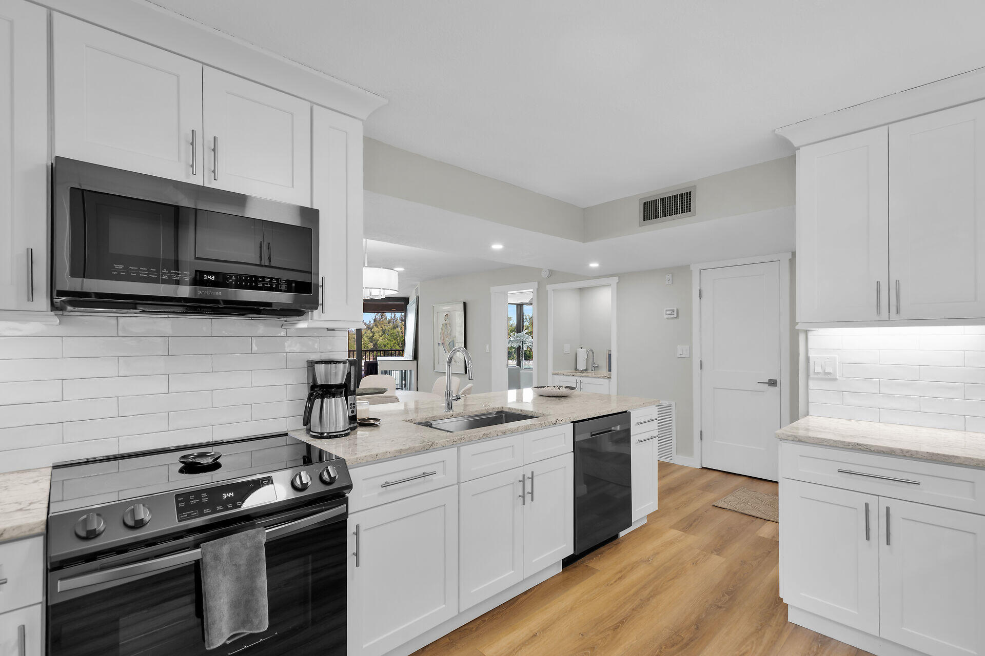 6101 Gulf Of Mexico Boulevard 101