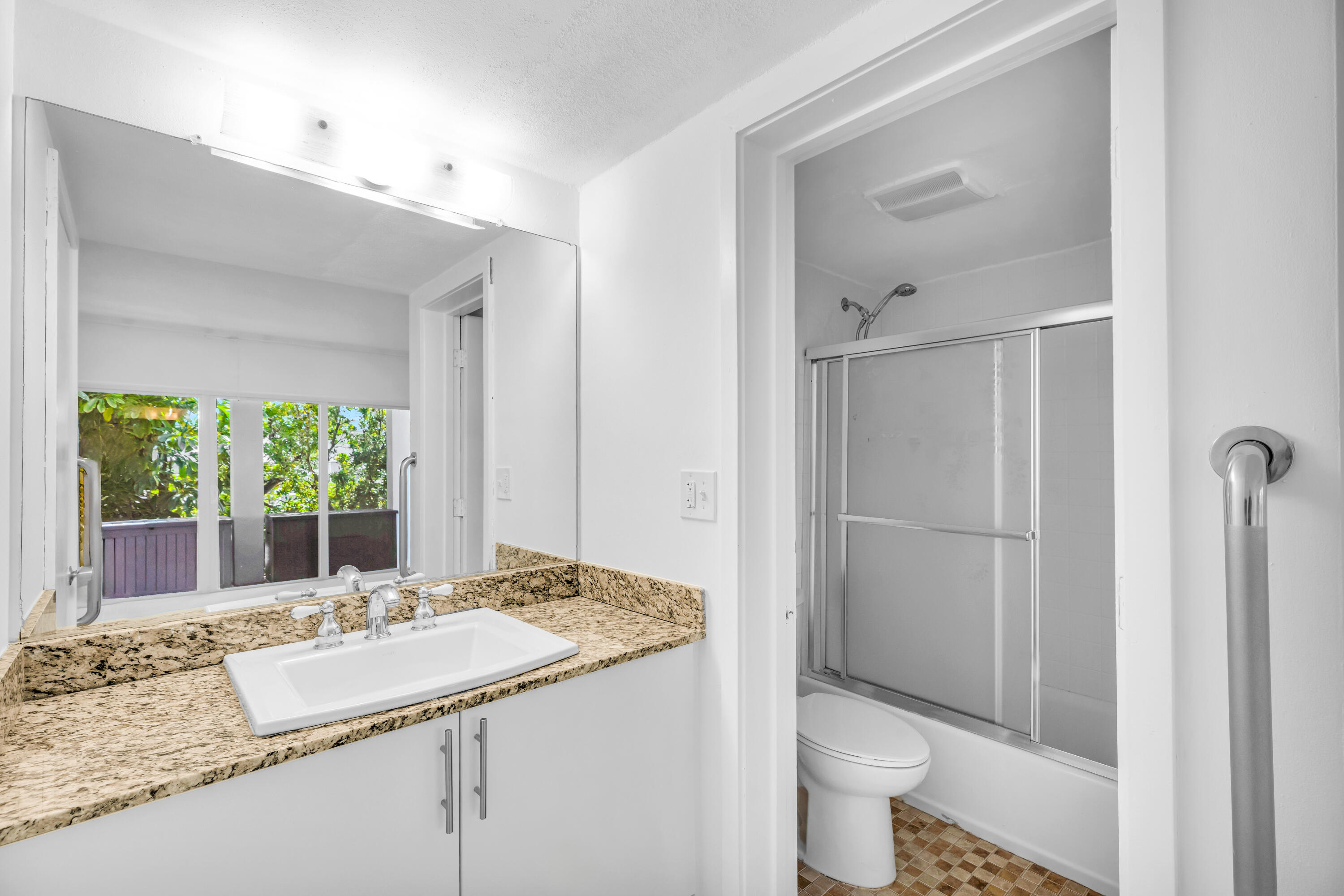 1 Ocean East
