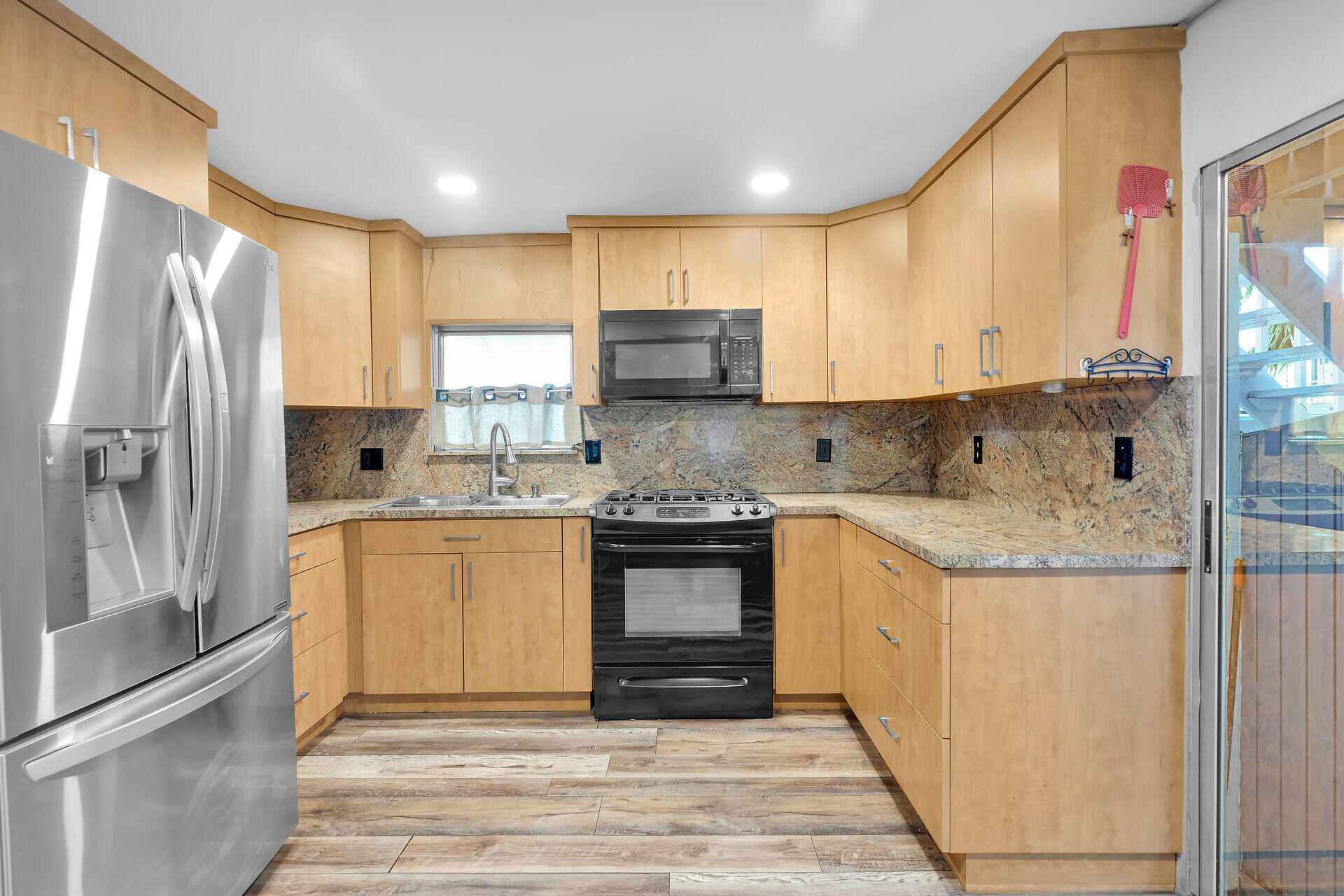 7 Avenue D