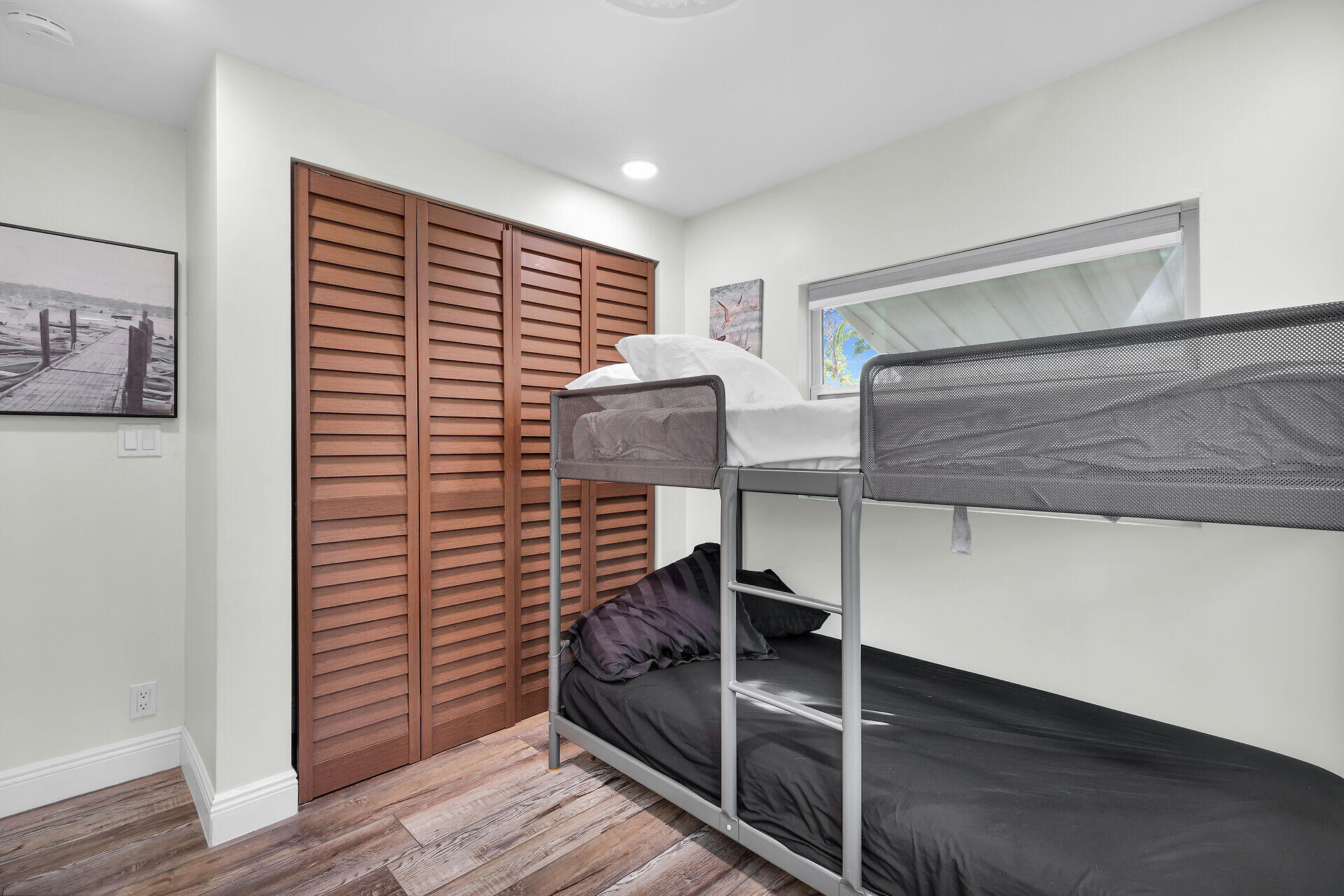 7 Avenue D