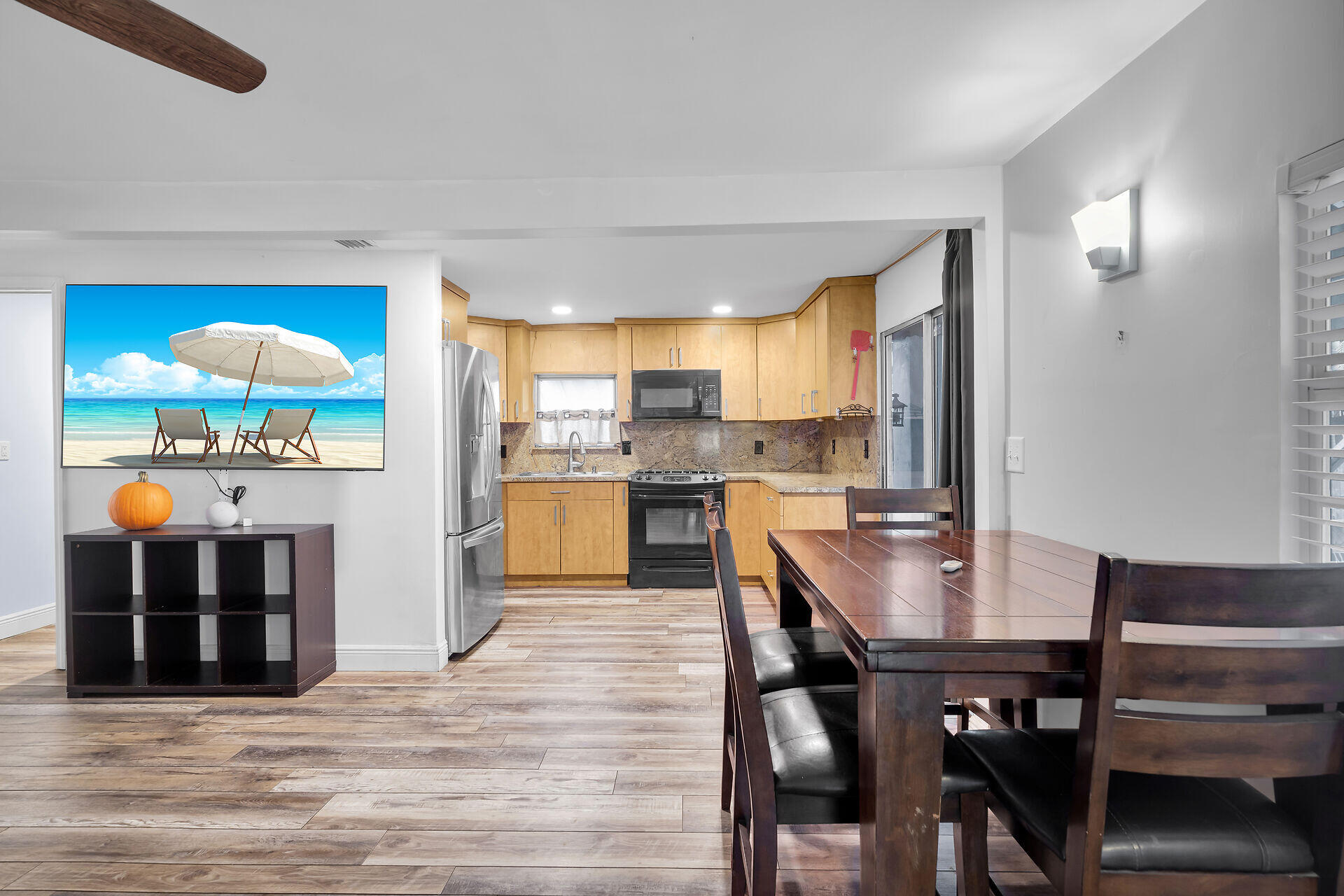 7 Avenue D