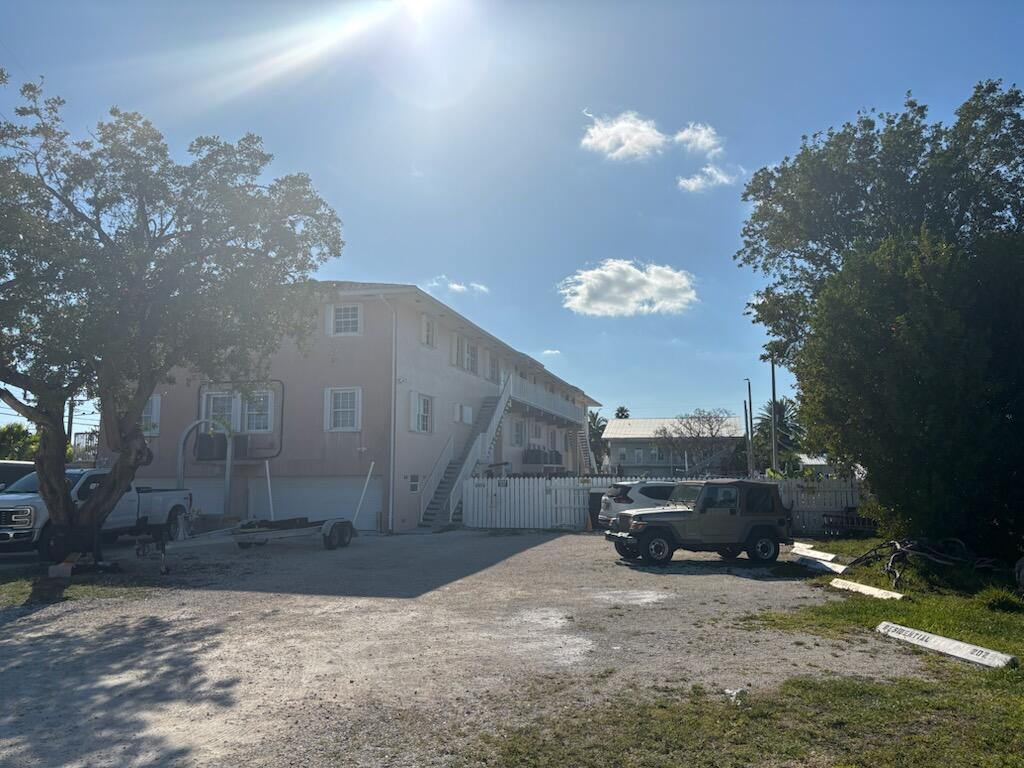 625 Overseas Highway