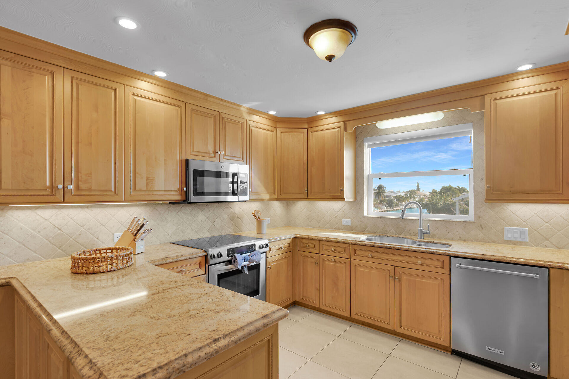 580 & 590 10th Street
