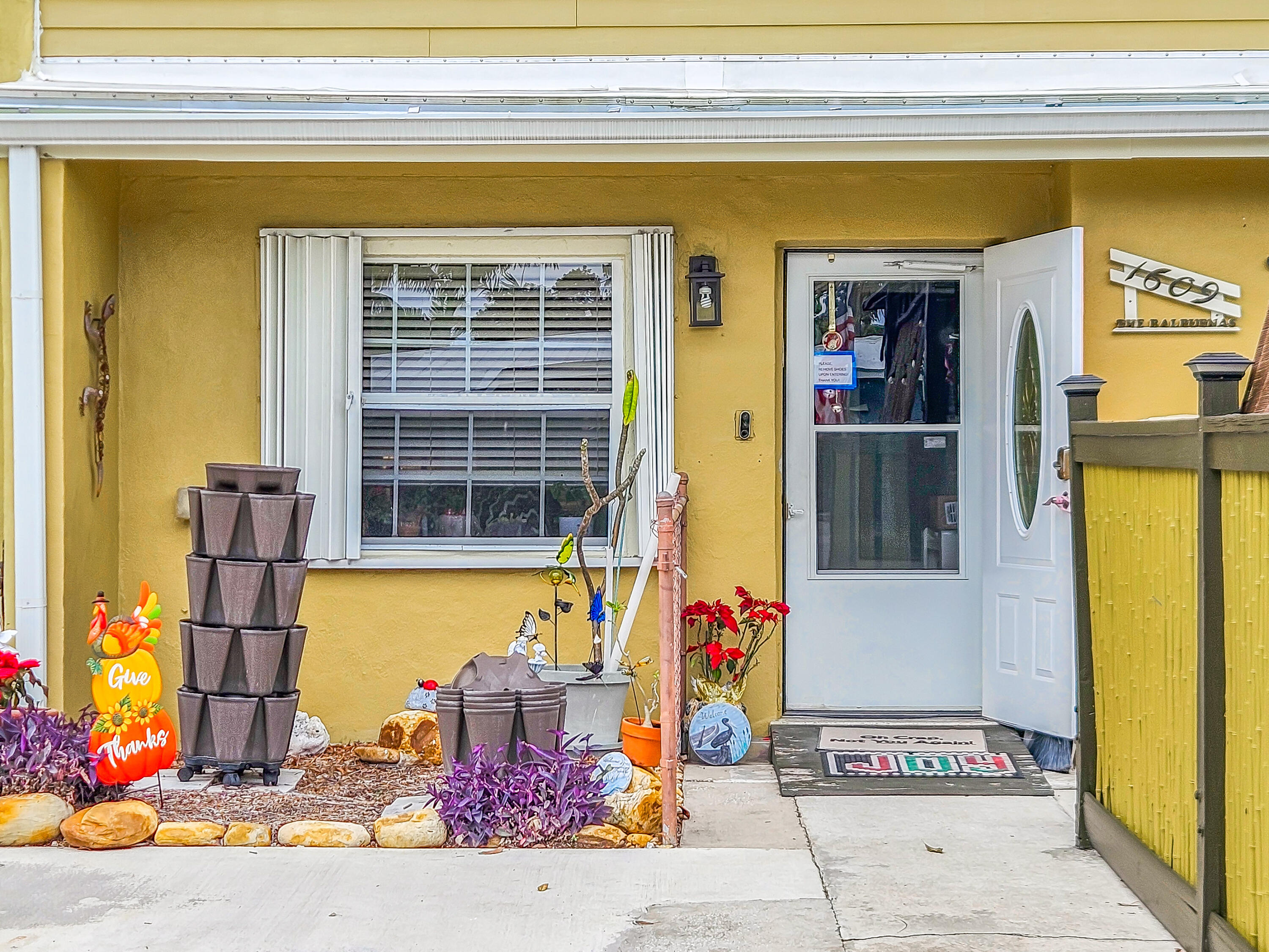 1609 United Street