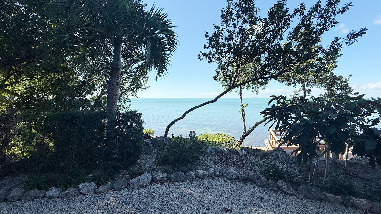 96000 Overseas Highway EE1